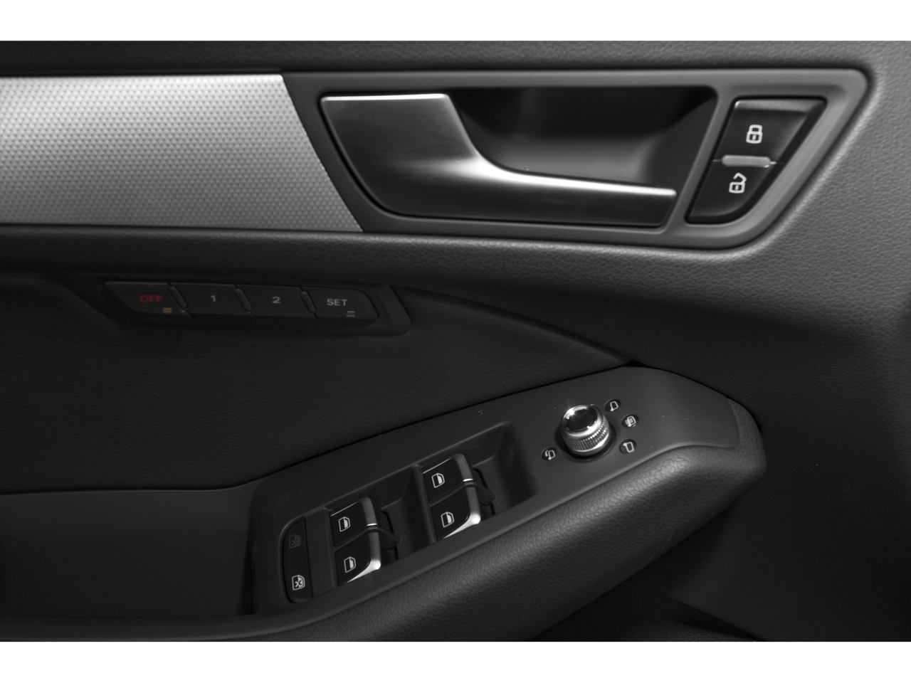 2015 Audi Q5 2.0T Premium Plus W/ REARVIEW CAMERA & PANORAMIC SUNROOF