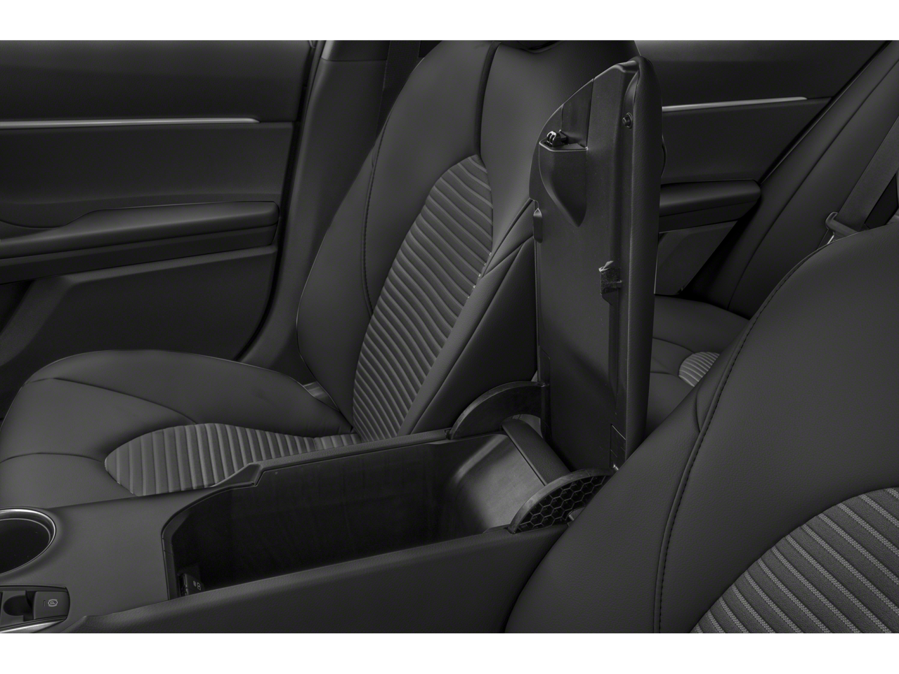 2022 Toyota Camry Hybrid SE