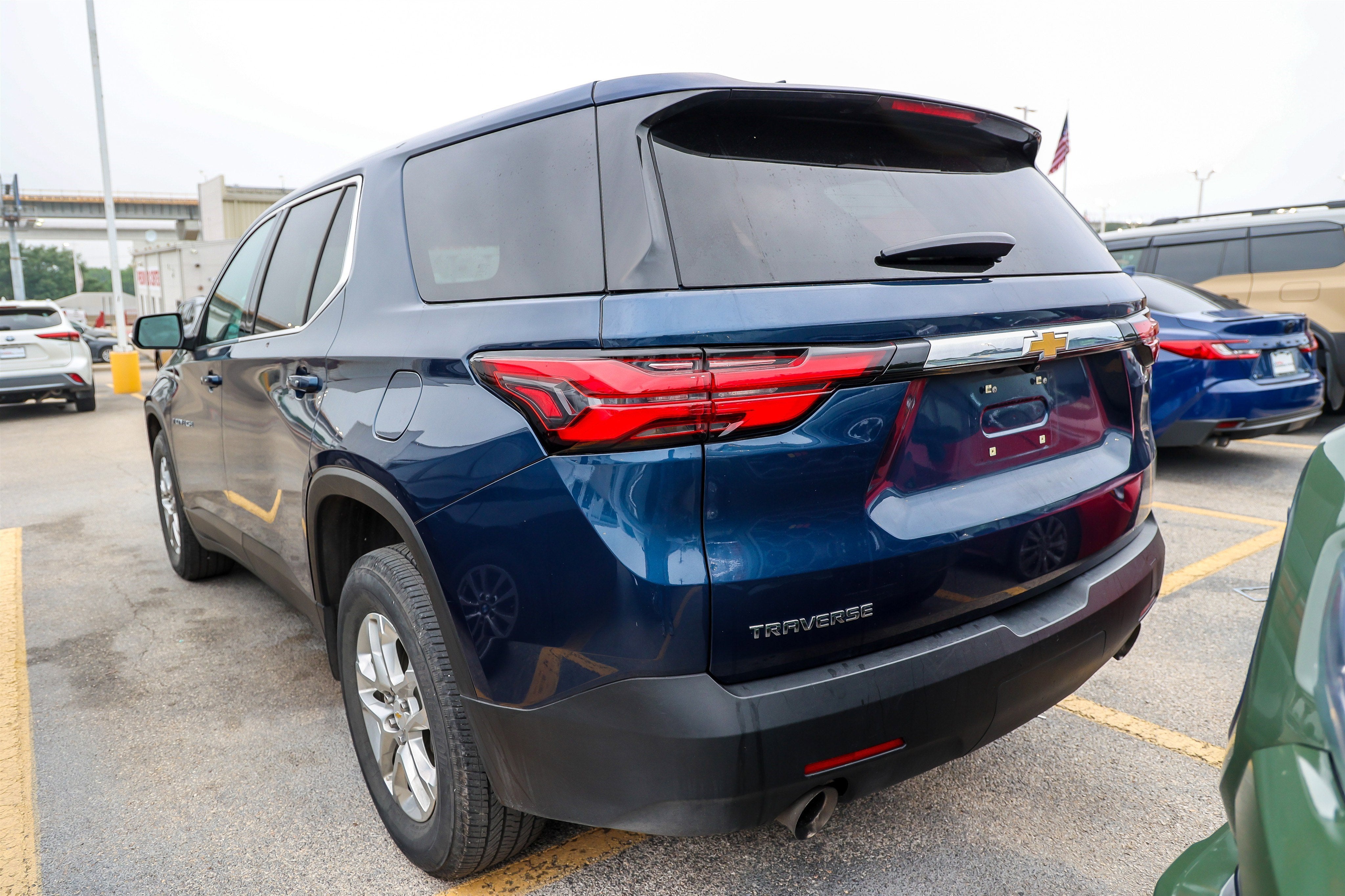 2023 Chevrolet Traverse LS