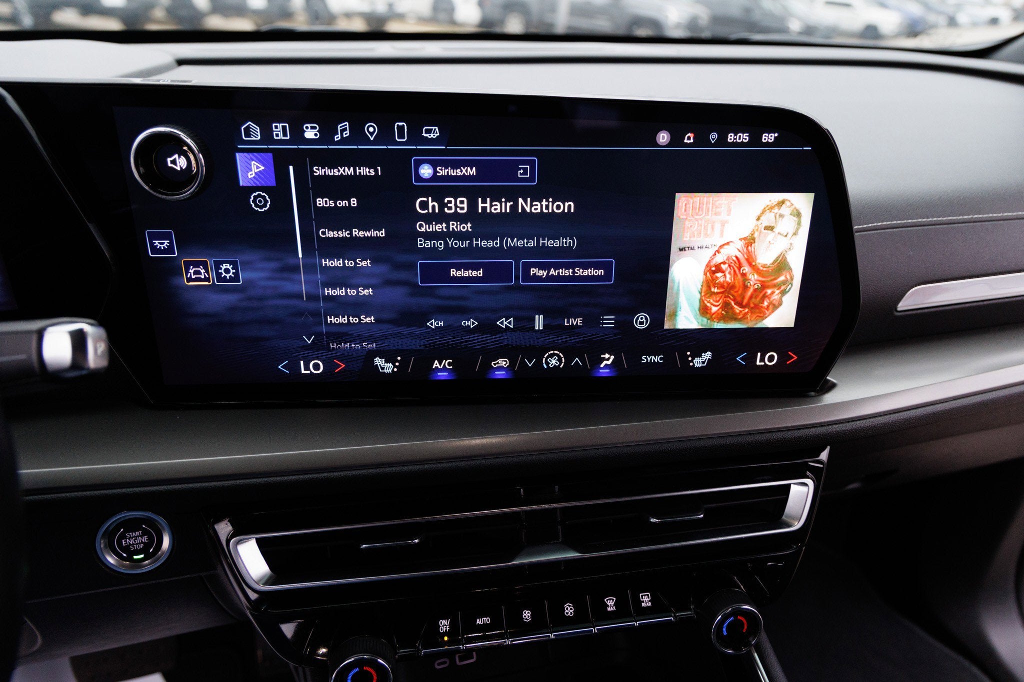 2025 Chevrolet Traverse FWD LT