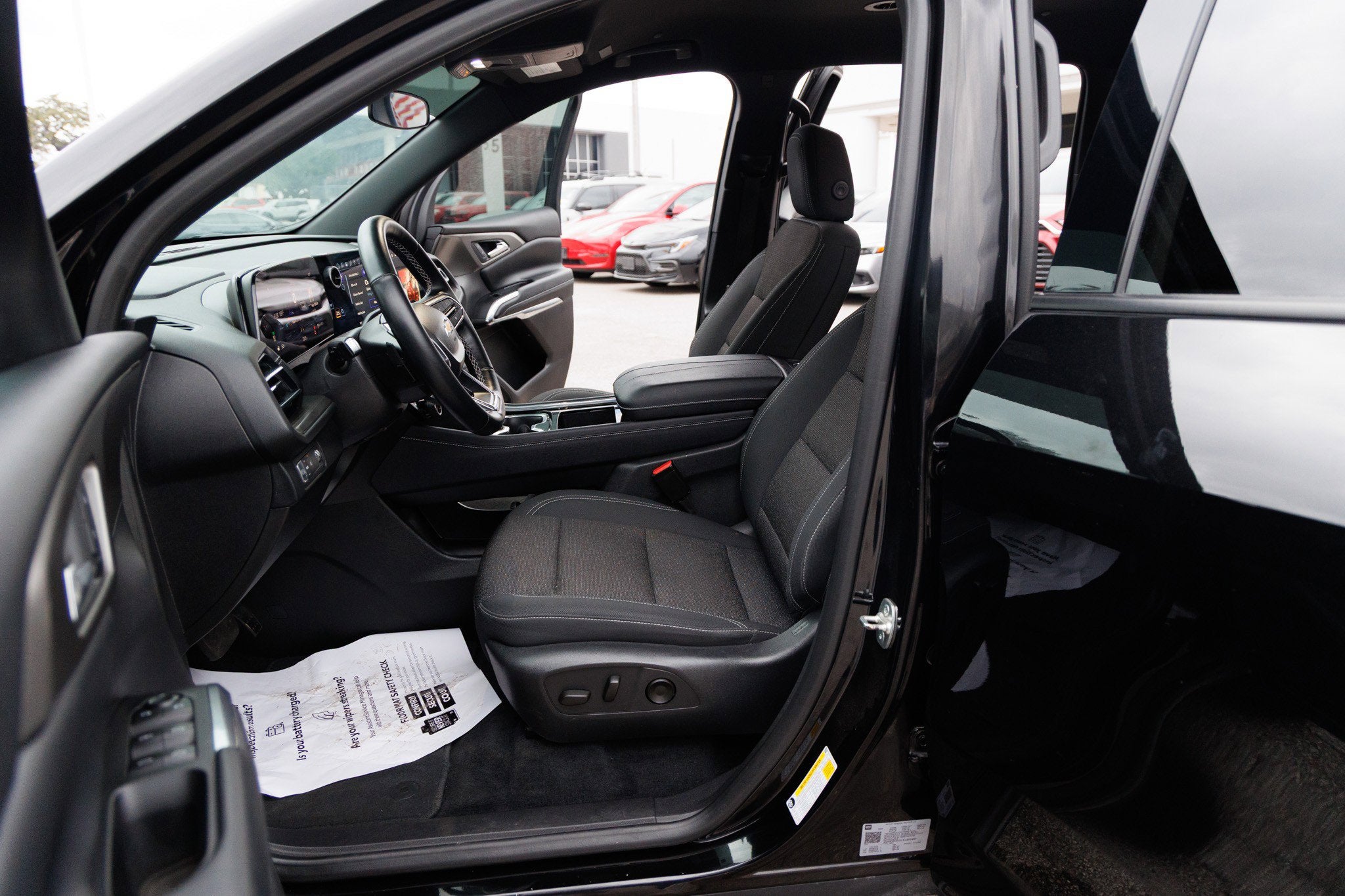 2025 Chevrolet Traverse FWD LT