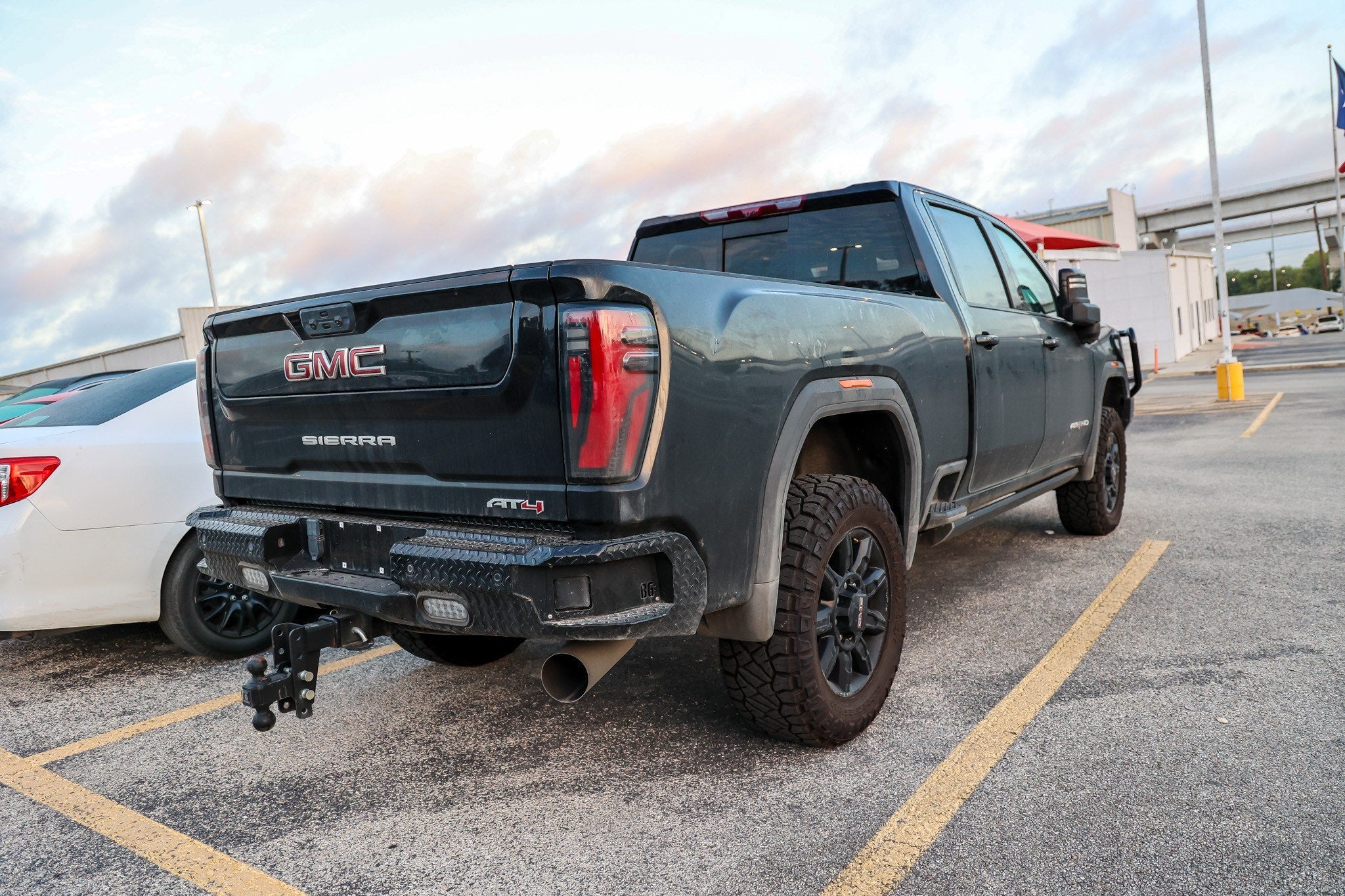 2024 GMC Sierra HD AT4