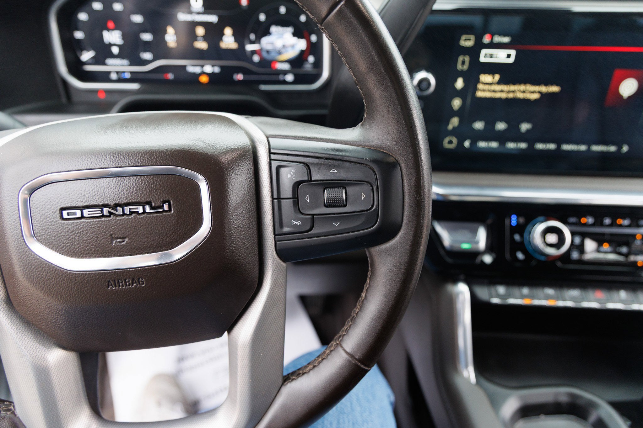 2024 GMC Sierra HD Denali