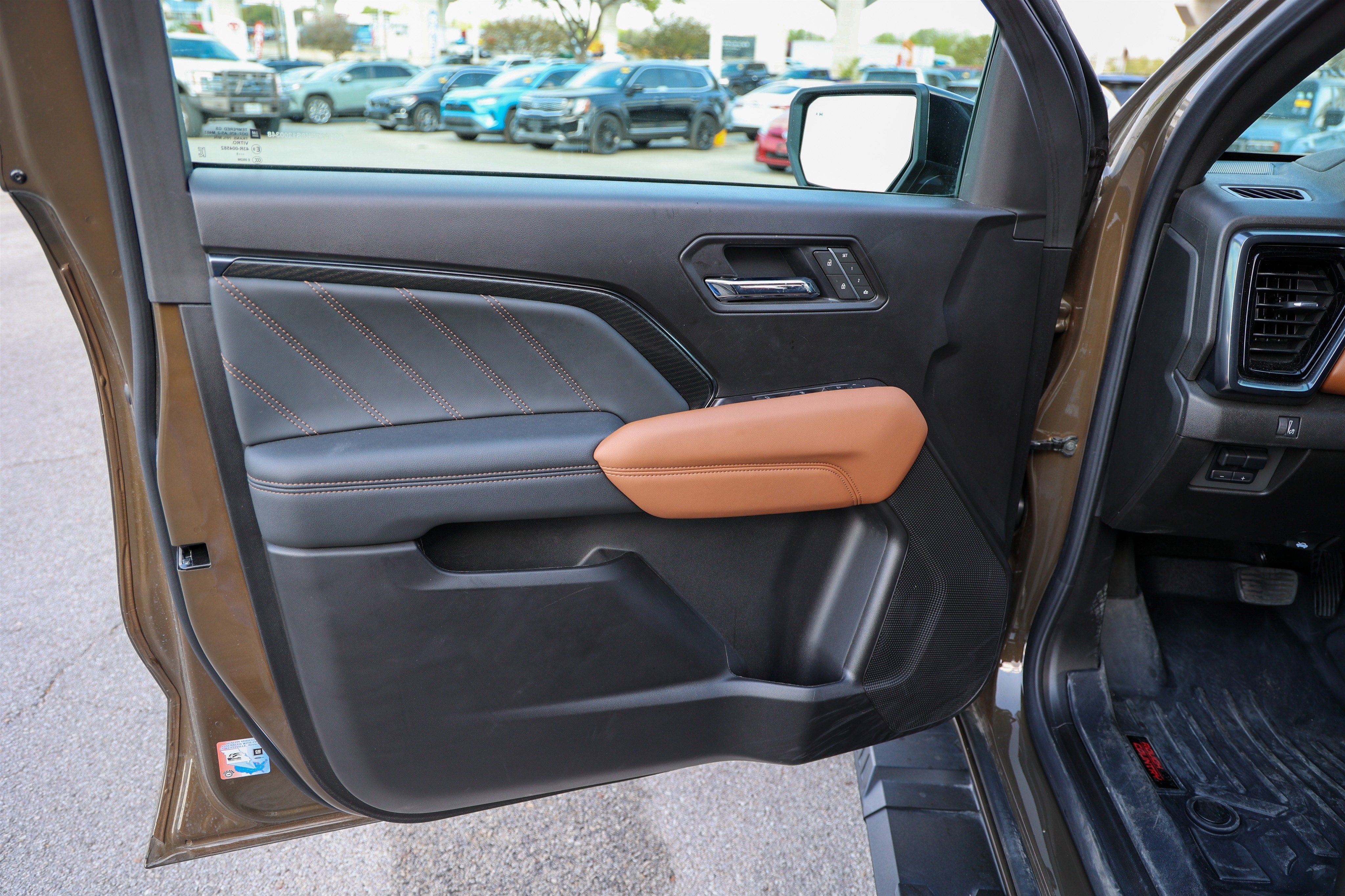 2025 GMC Canyon 4WD AT4