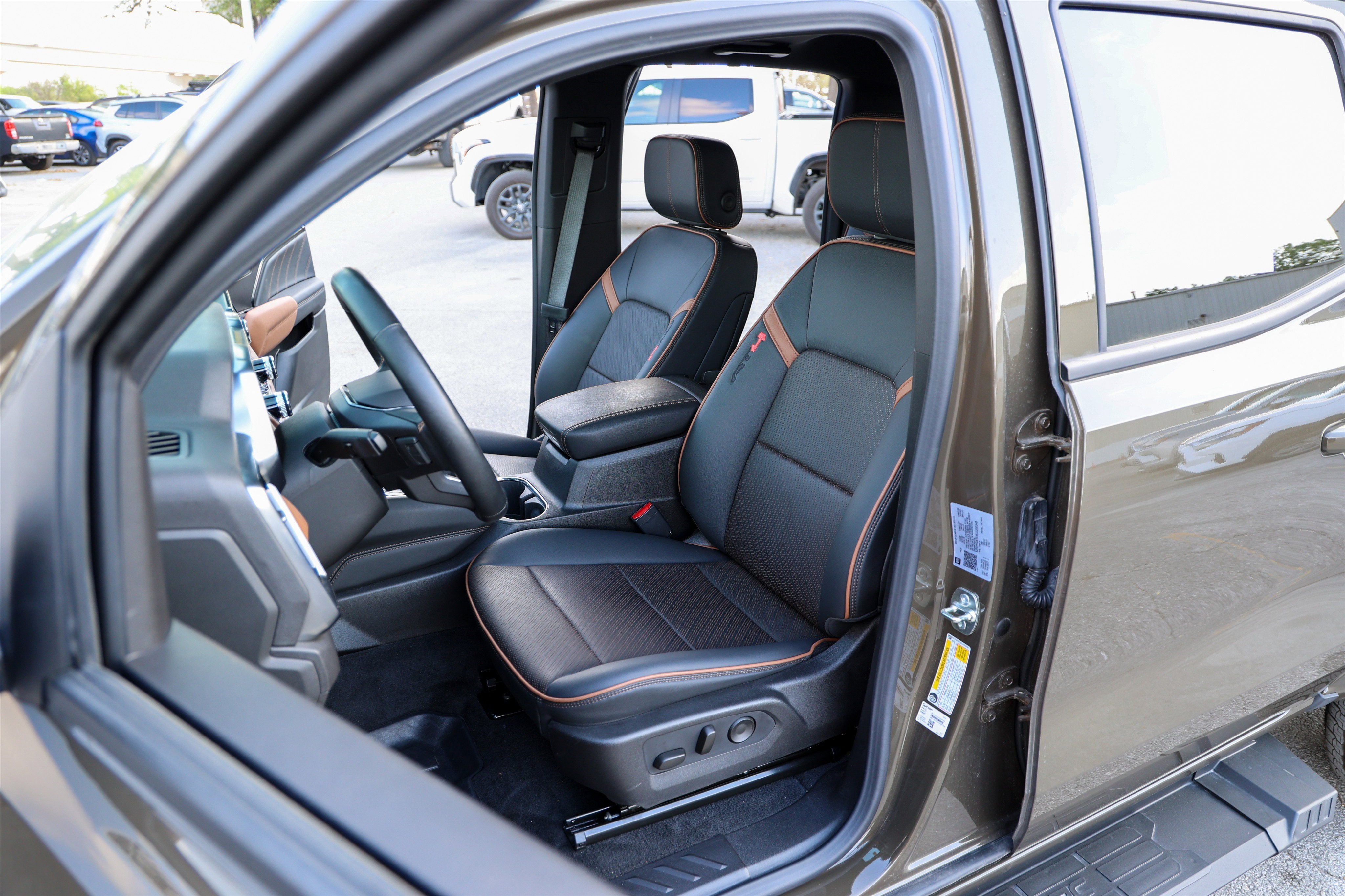 2025 GMC Canyon 4WD AT4