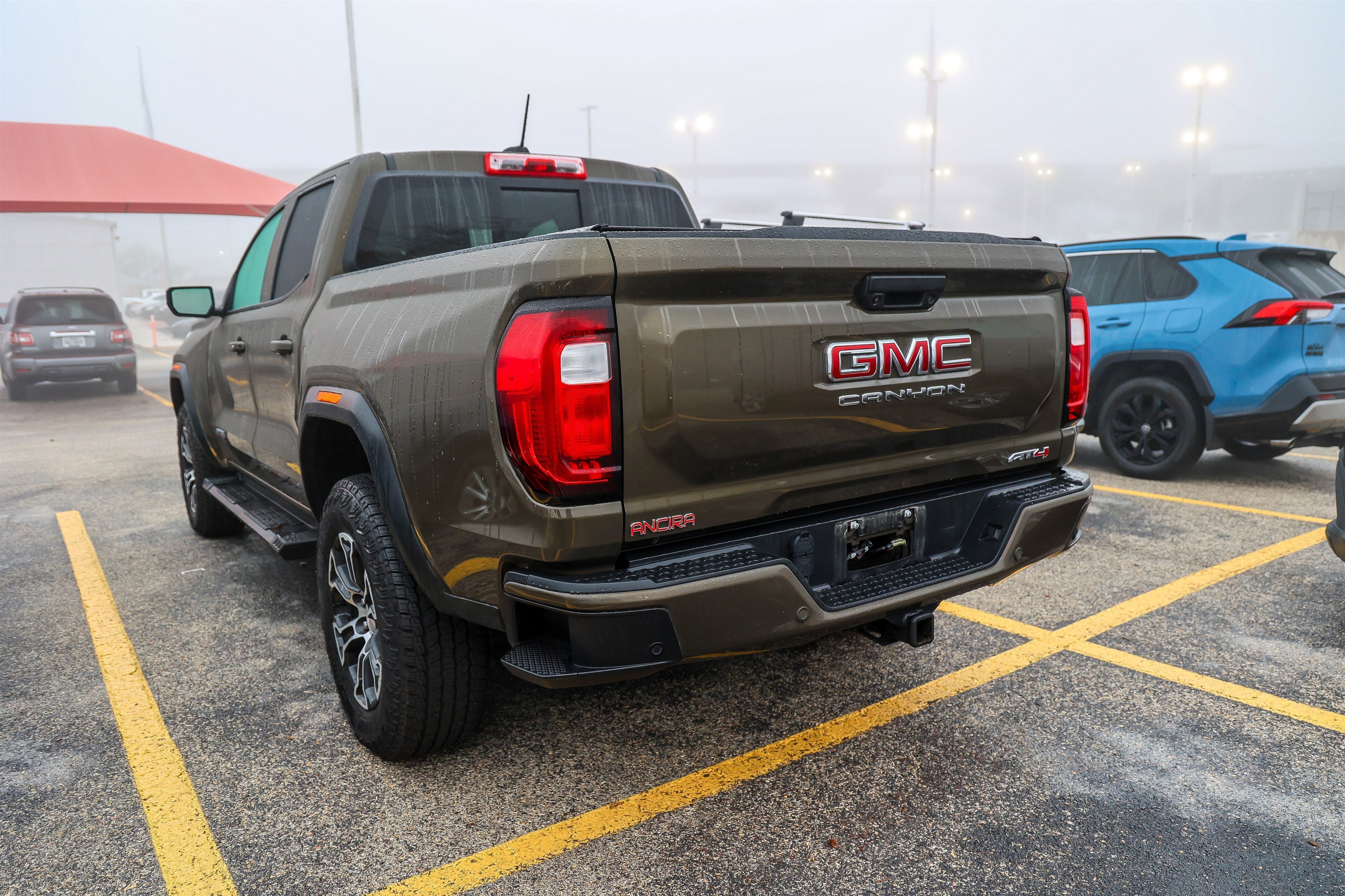2025 GMC Canyon 4WD AT4