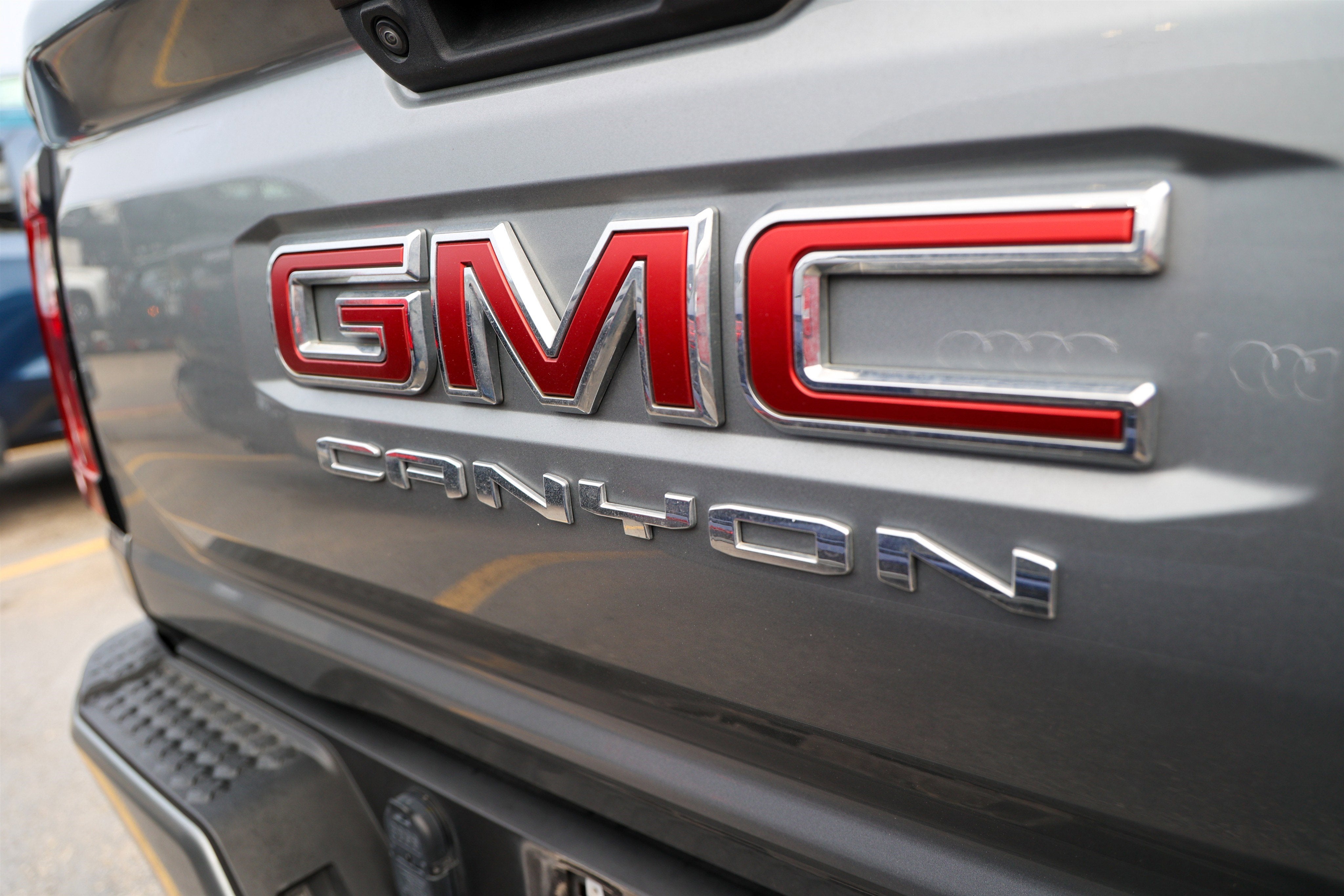 2023 GMC Canyon 4WD AT4