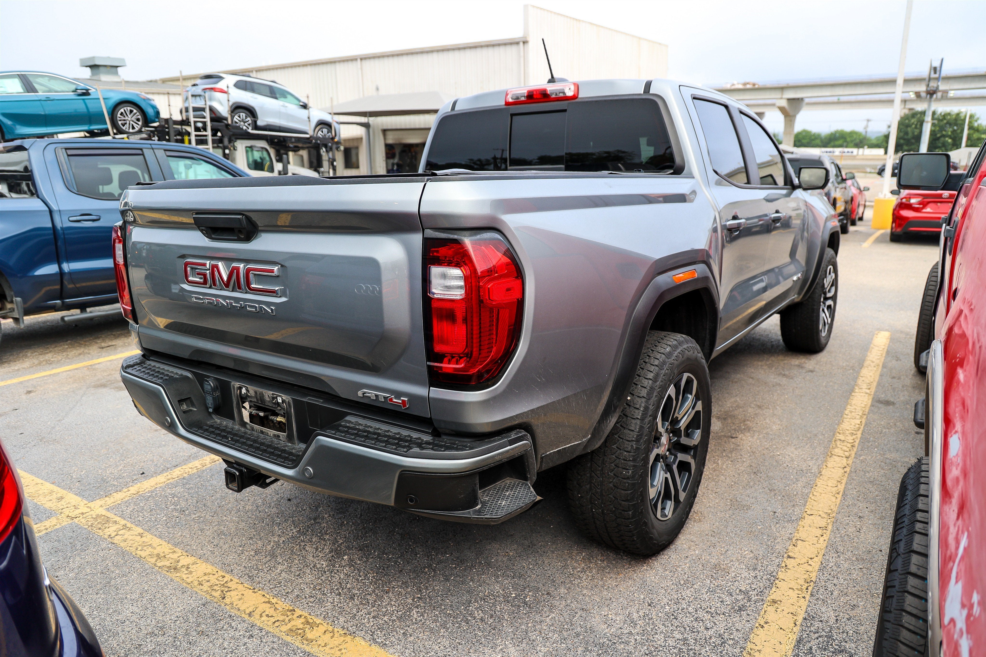 2023 GMC Canyon 4WD AT4