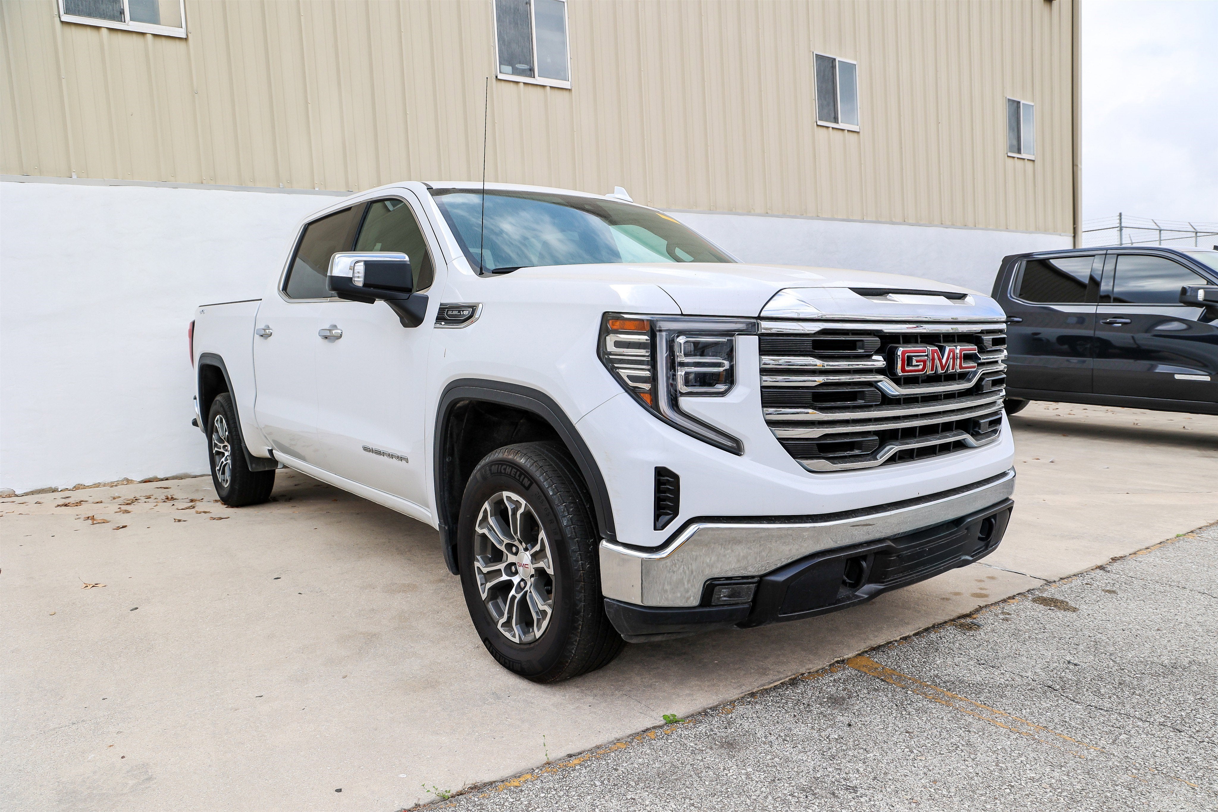 2025 GMC Sierra SLT