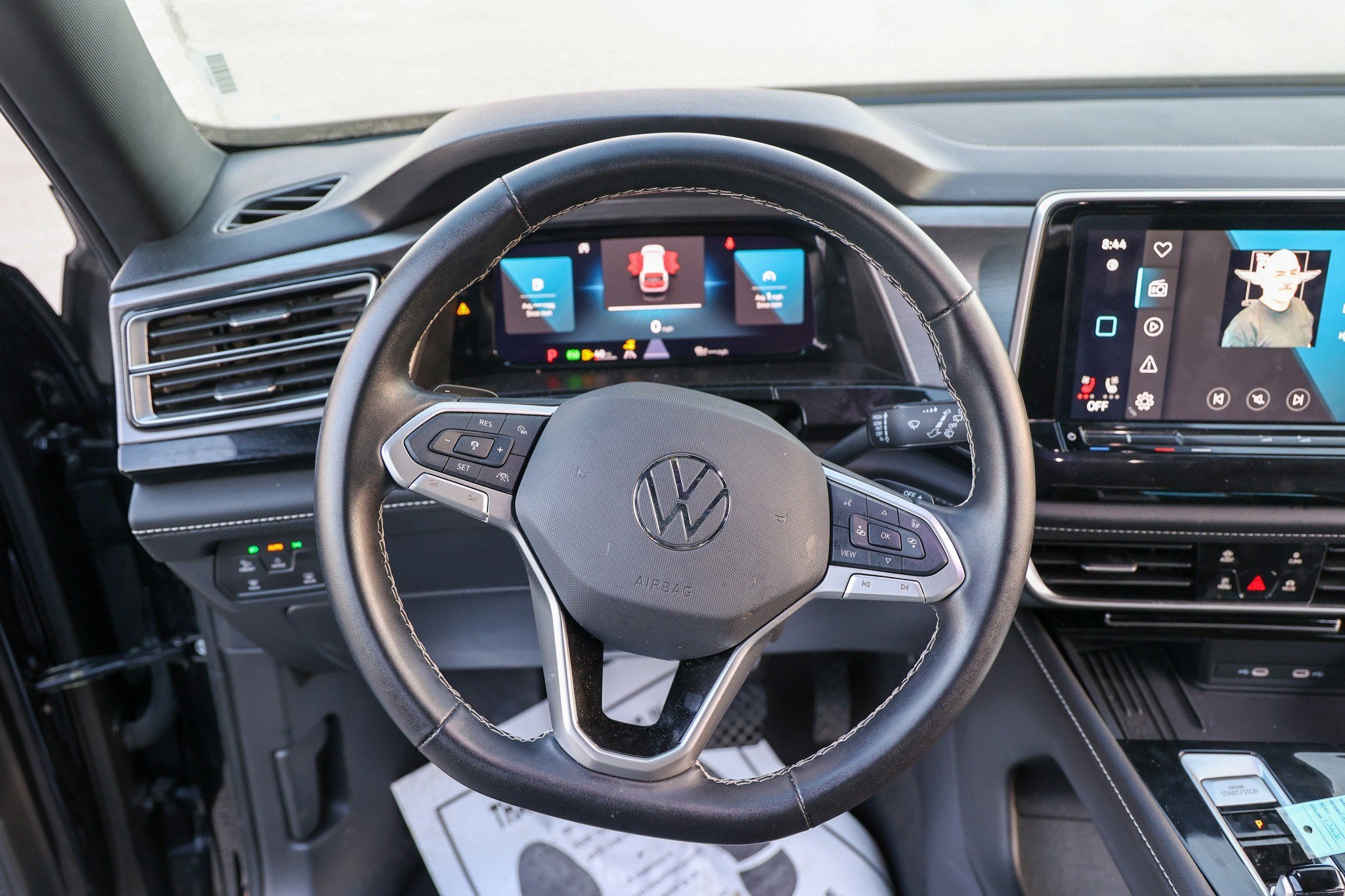 2025 Volkswagen Atlas Cross Sport 2.0T SE w/Technology