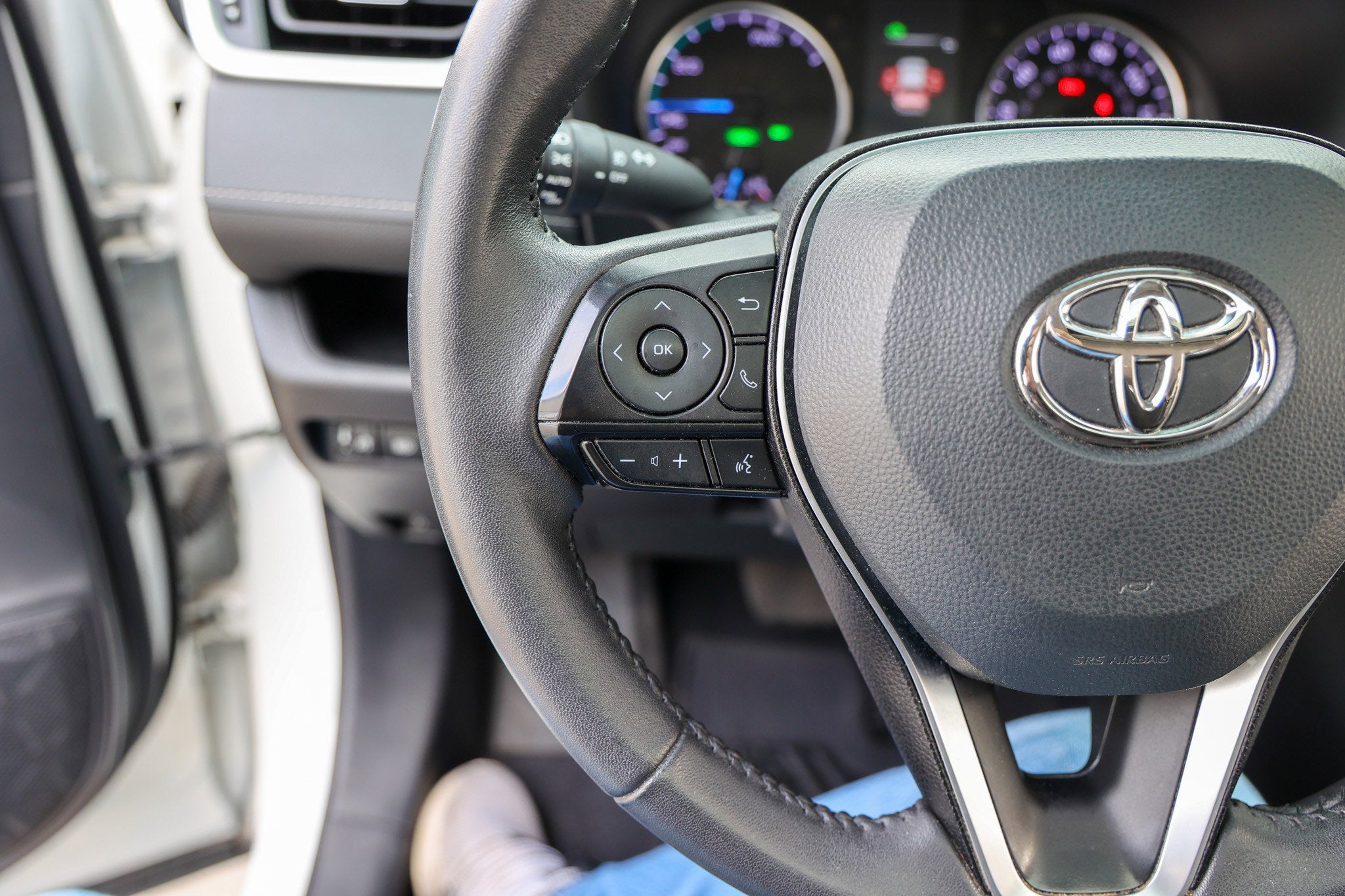 2022 Toyota RAV4 HYBRID Hybrid XLE Premium