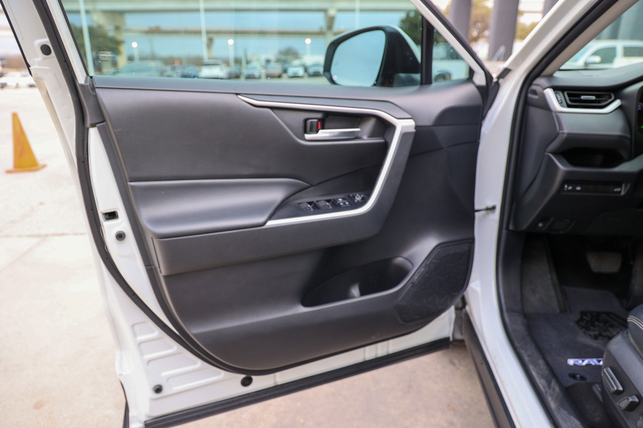 2022 Toyota RAV4 HYBRID Hybrid XLE Premium