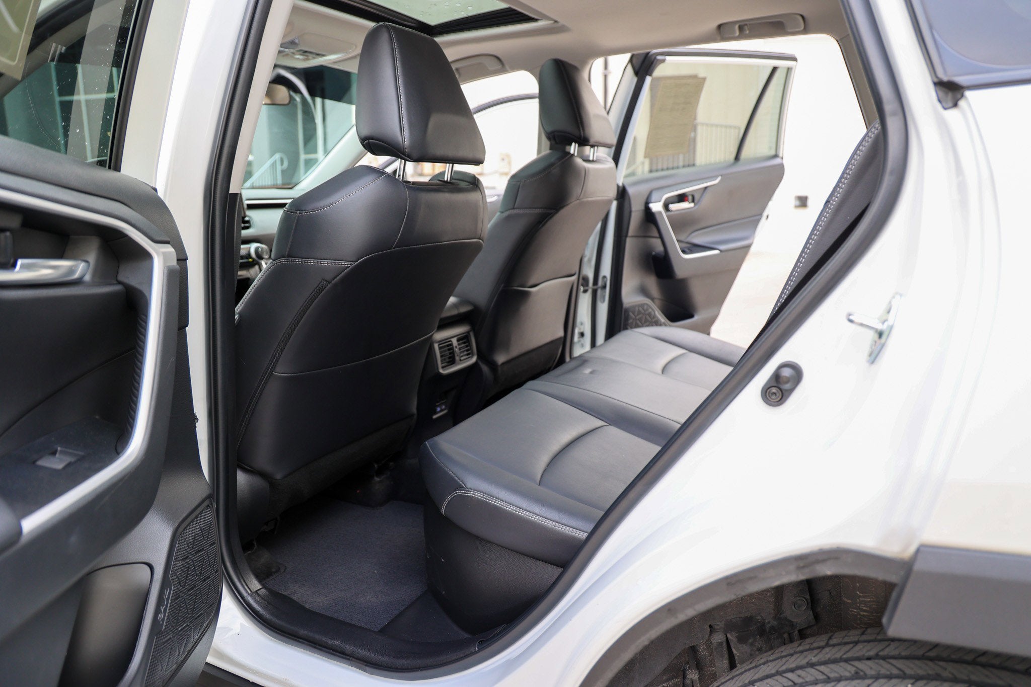 2022 Toyota RAV4 HYBRID Hybrid XLE Premium