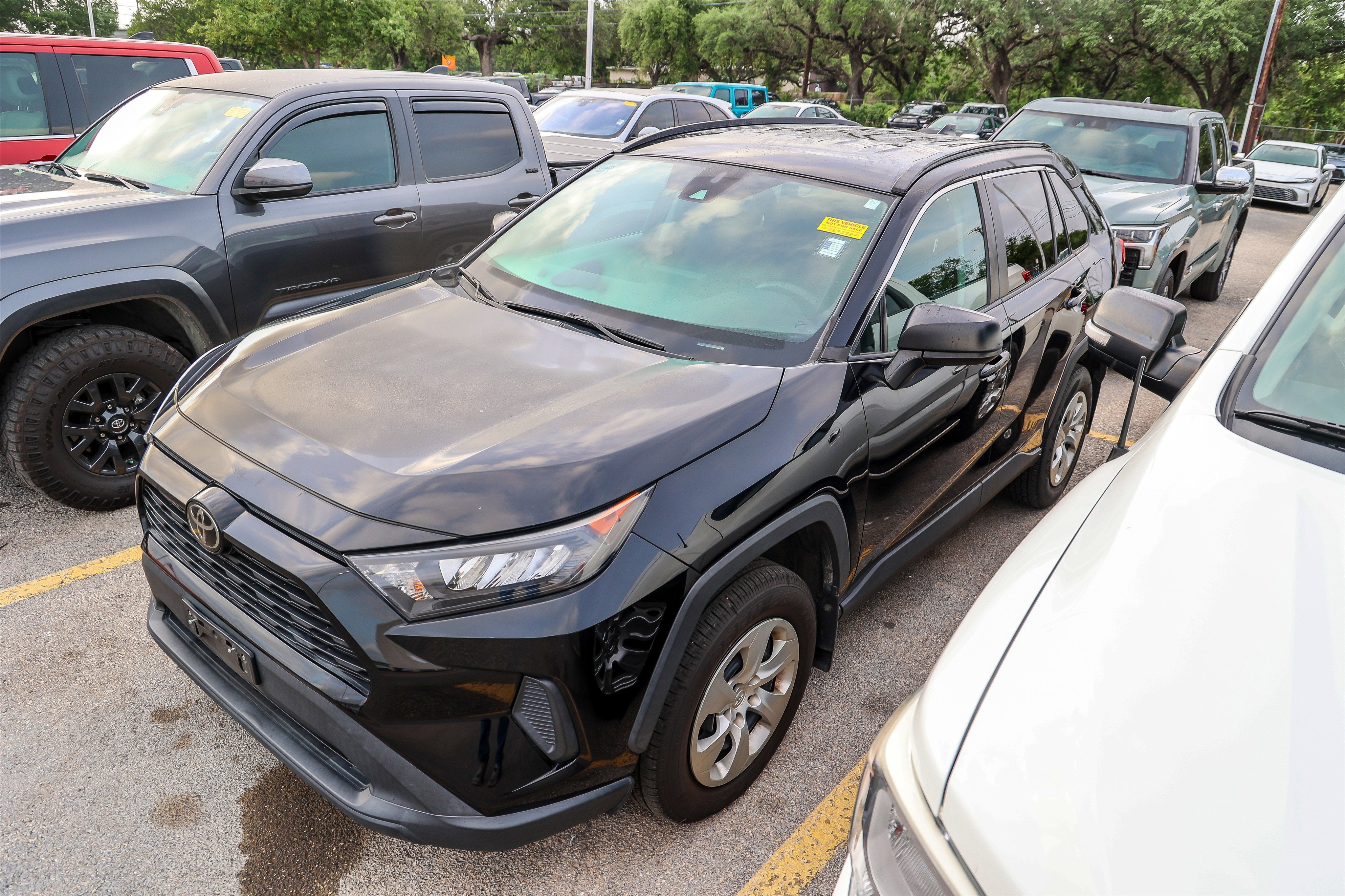 2020 Toyota RAV4 LE