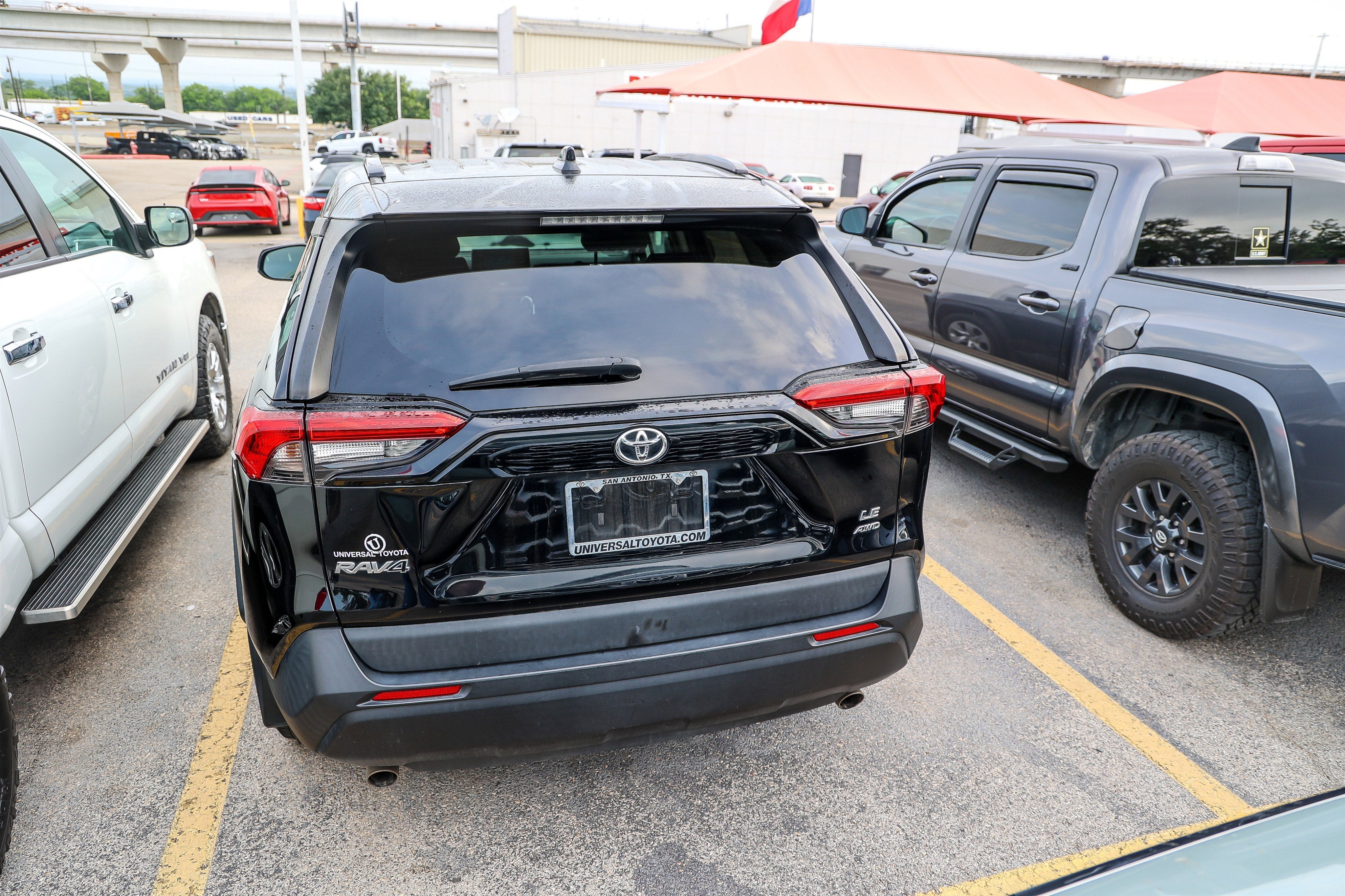2020 Toyota RAV4 LE