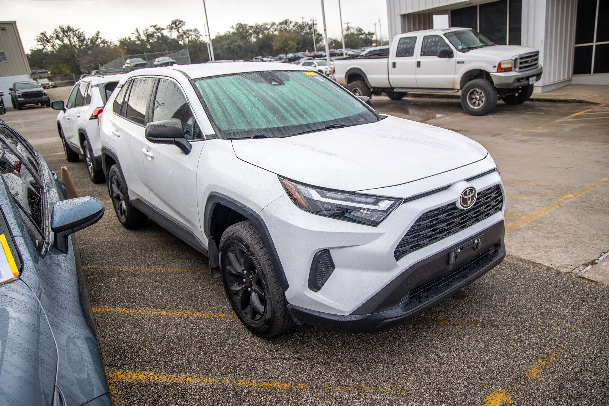 2023 Toyota RAV4 LE