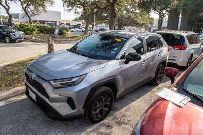2025 Toyota RAV4 LE
