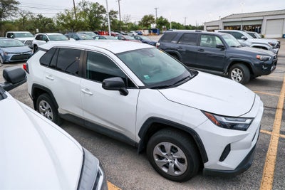 2023 Toyota RAV4 LE