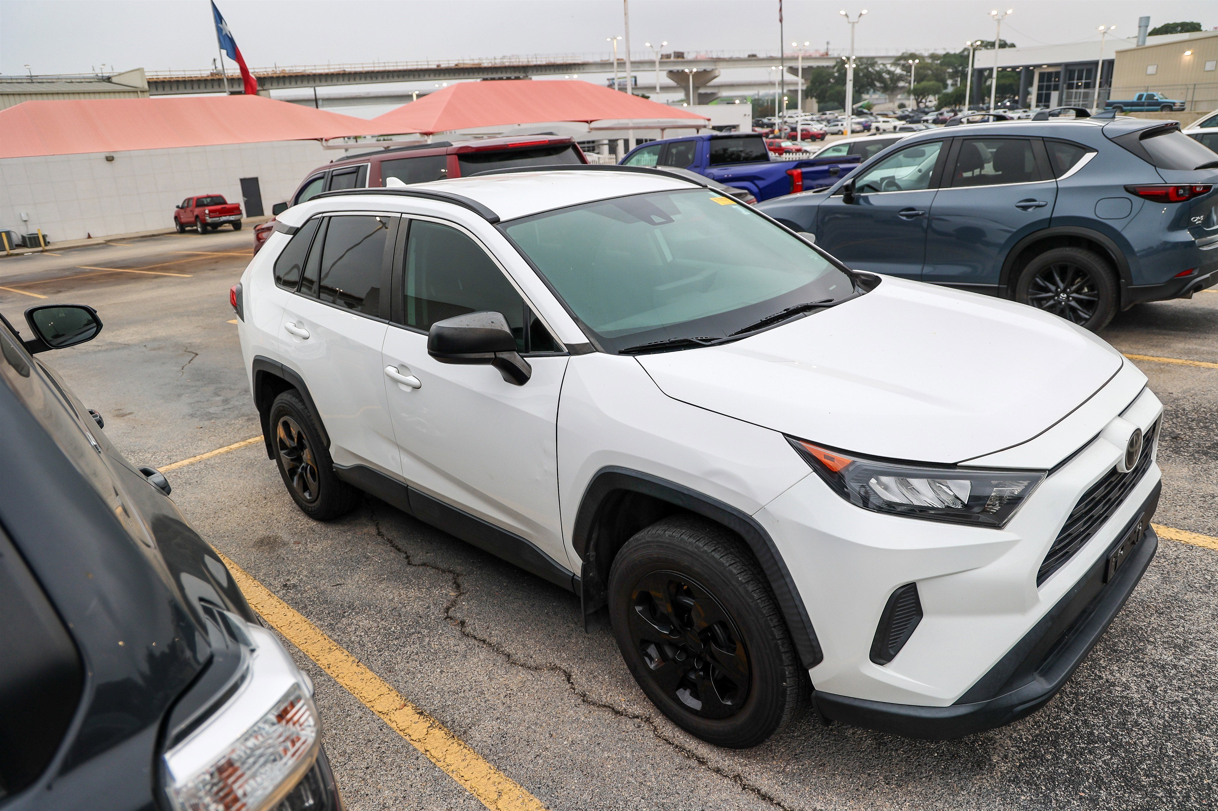 2021 Toyota RAV4 LE