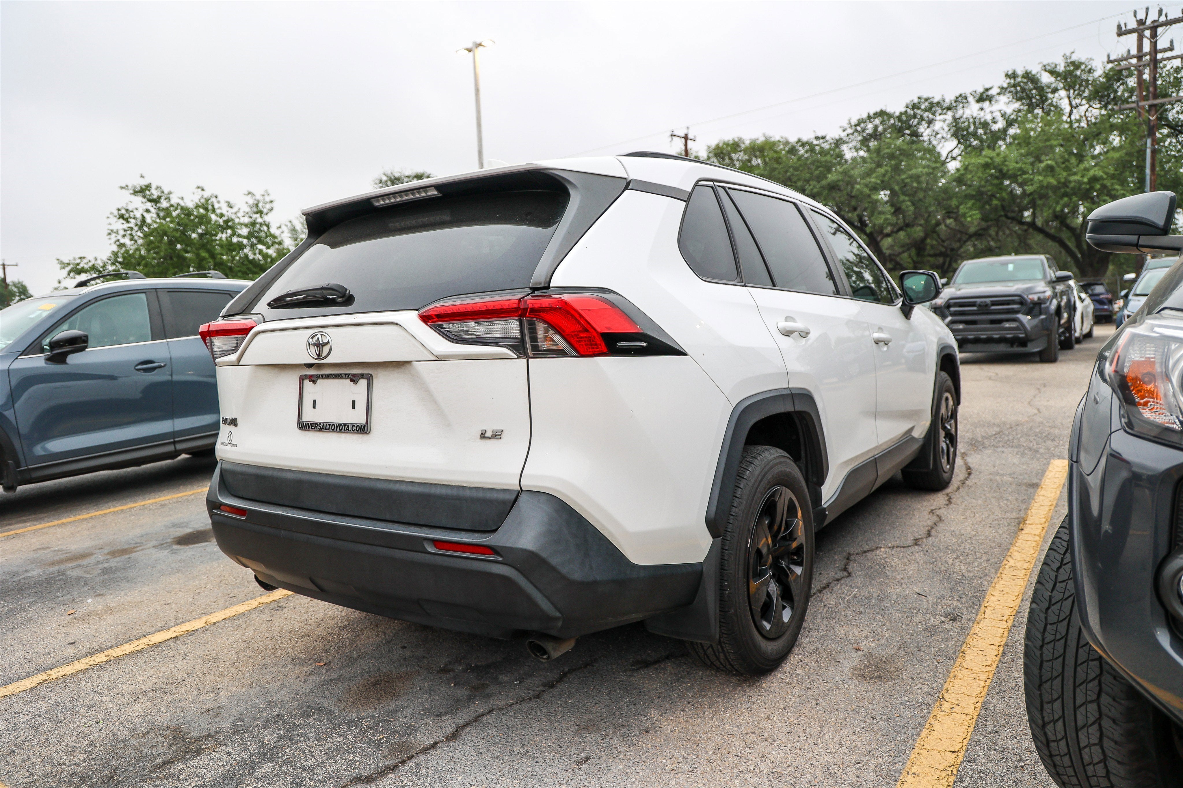 2021 Toyota RAV4 LE