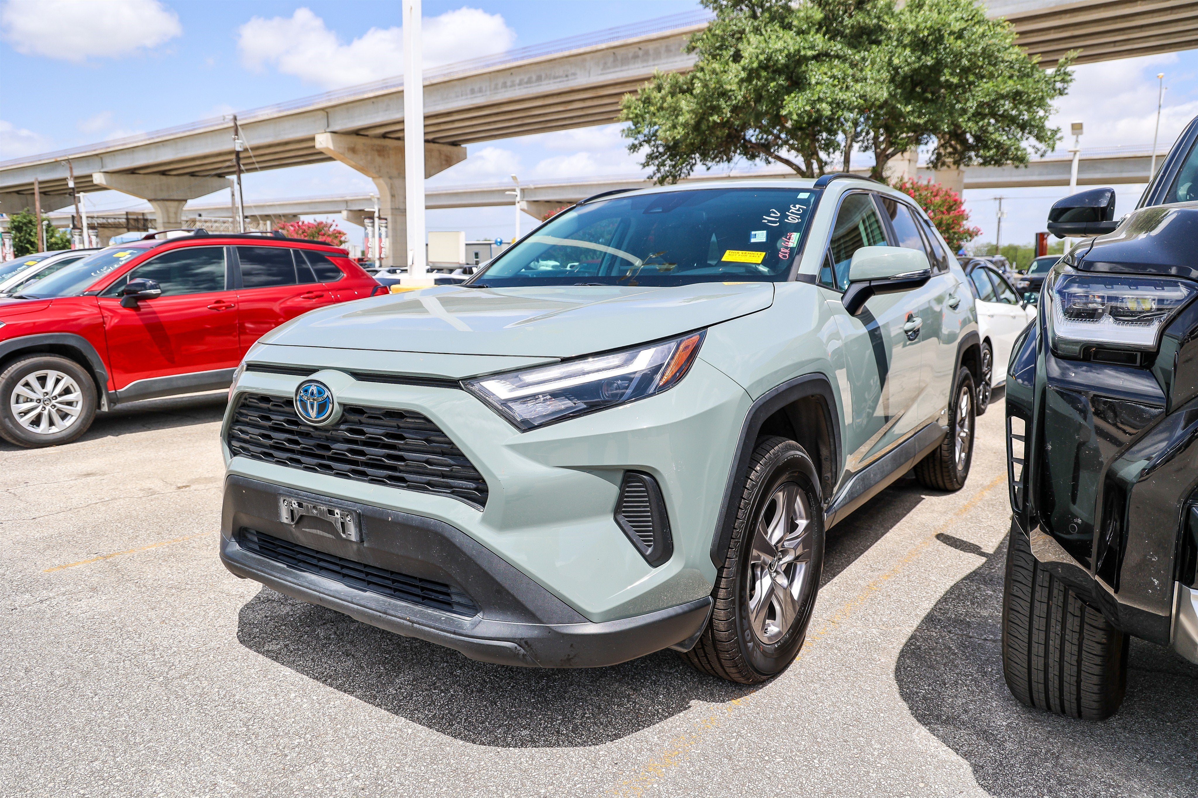 2022 Toyota RAV4 Hybrid Hybrid XLE