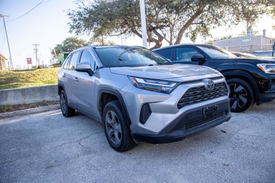 2022 Toyota RAV4 XLE