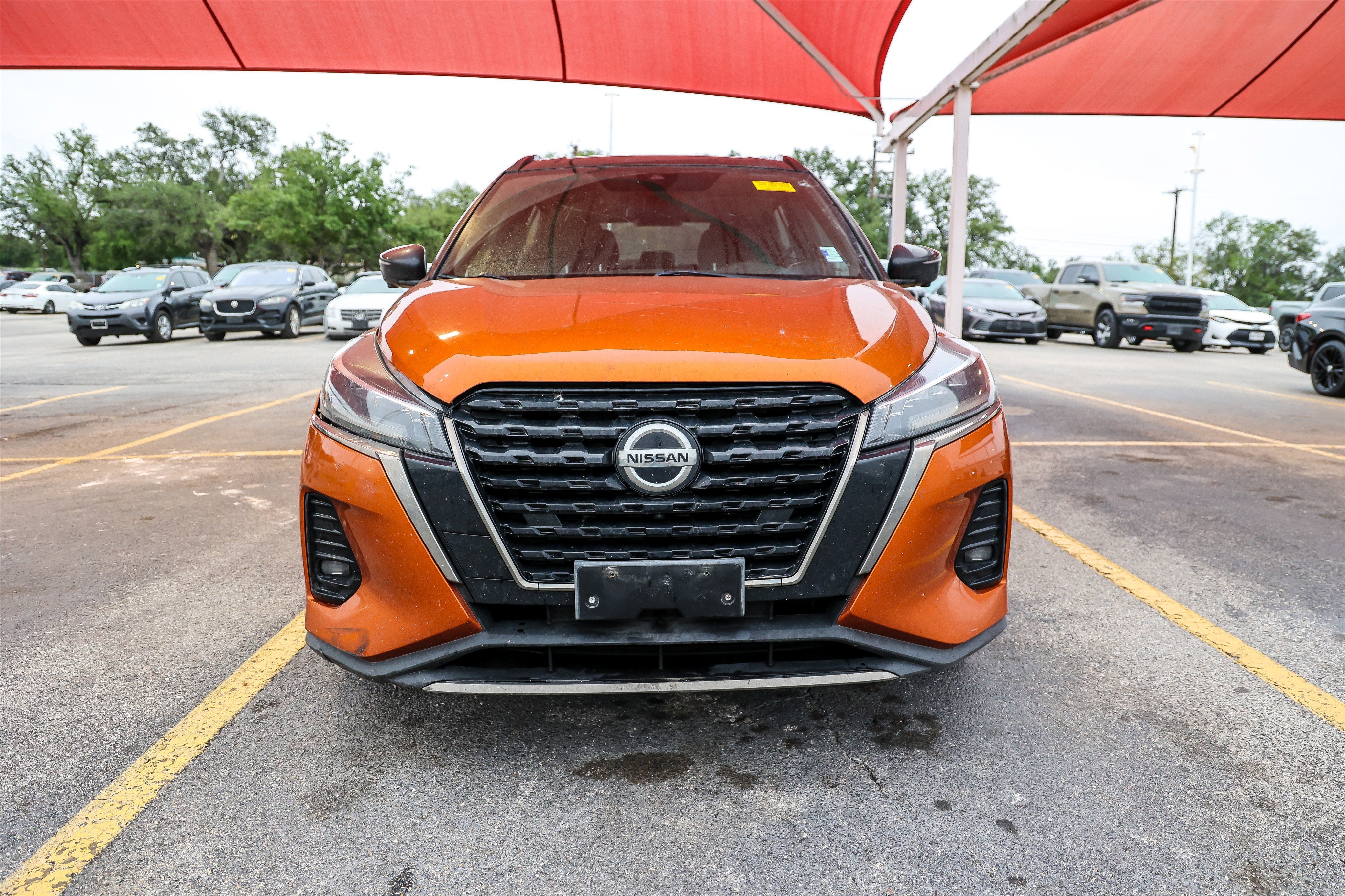 2021 Nissan Kicks SR