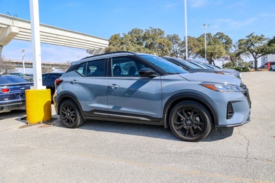 2022 Nissan Kicks SR