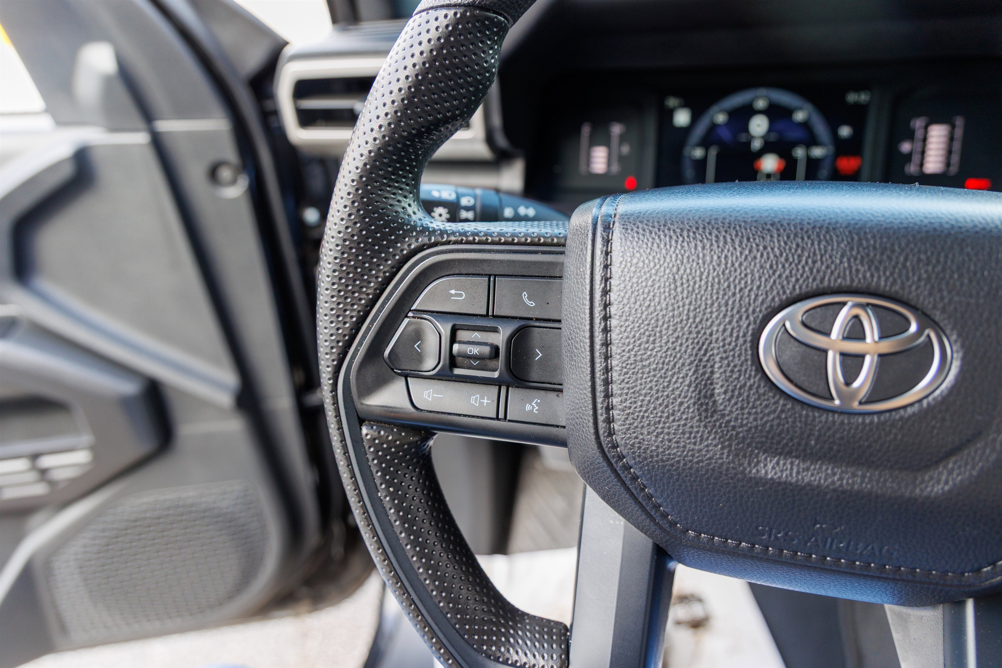 2024 Toyota TACOMA SR5 SR5
