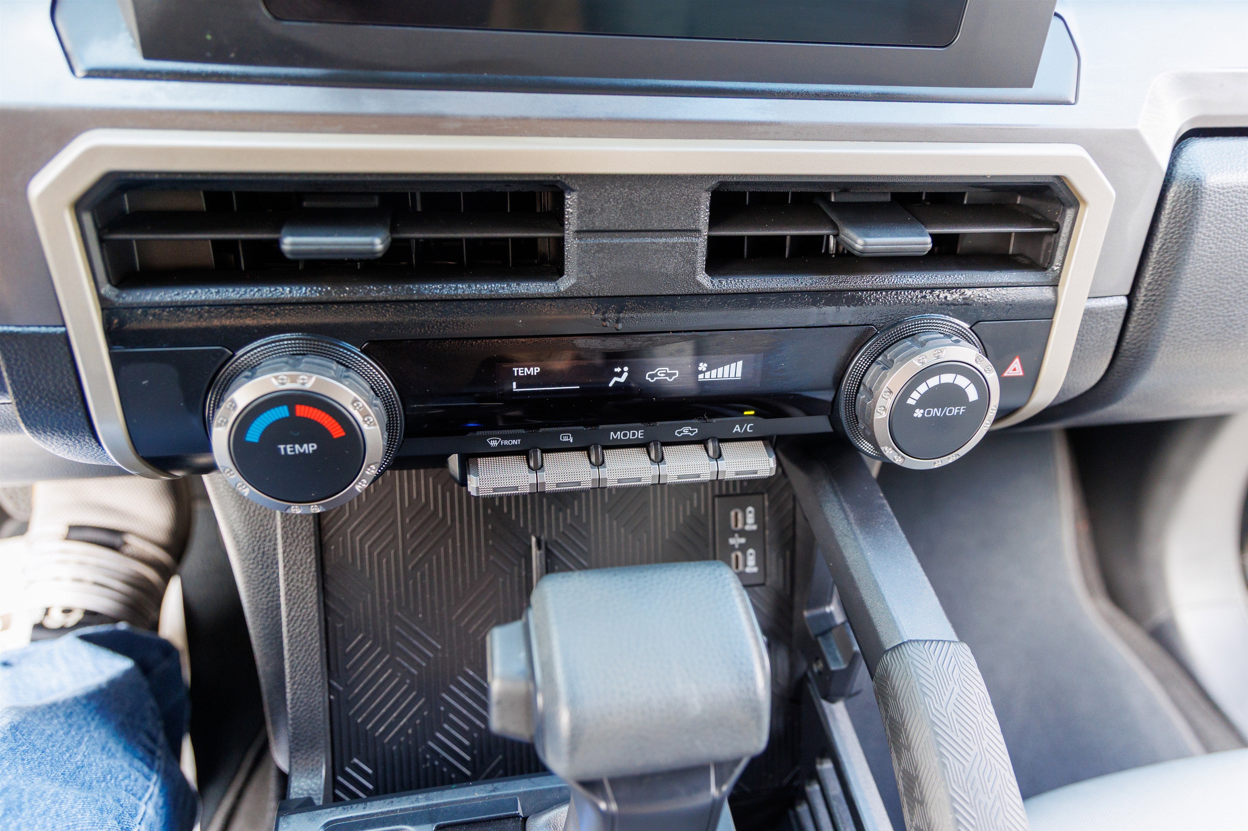 2024 Toyota TACOMA SR5 SR5