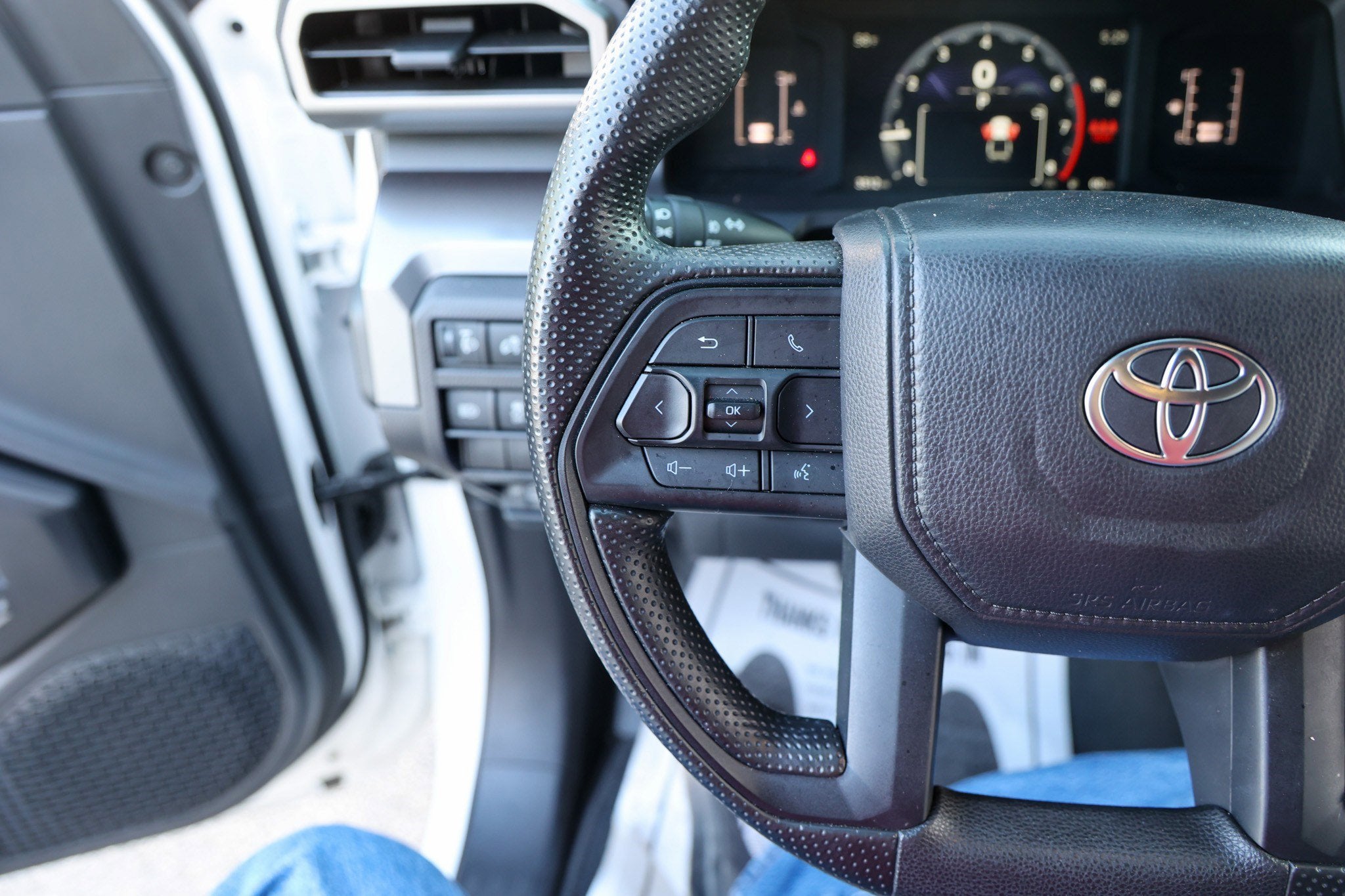 2025 Toyota TACOMA SR5 SR5