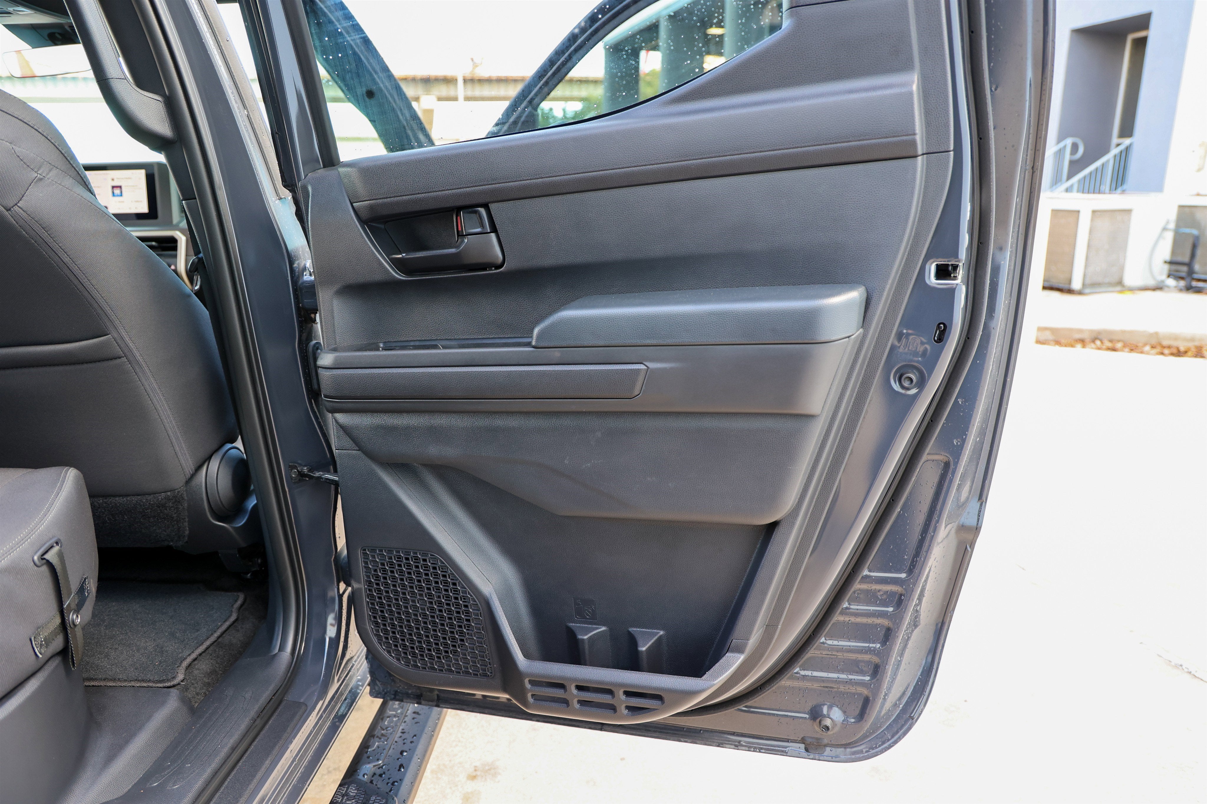 2025 Toyota TACOMA SR5 SR5