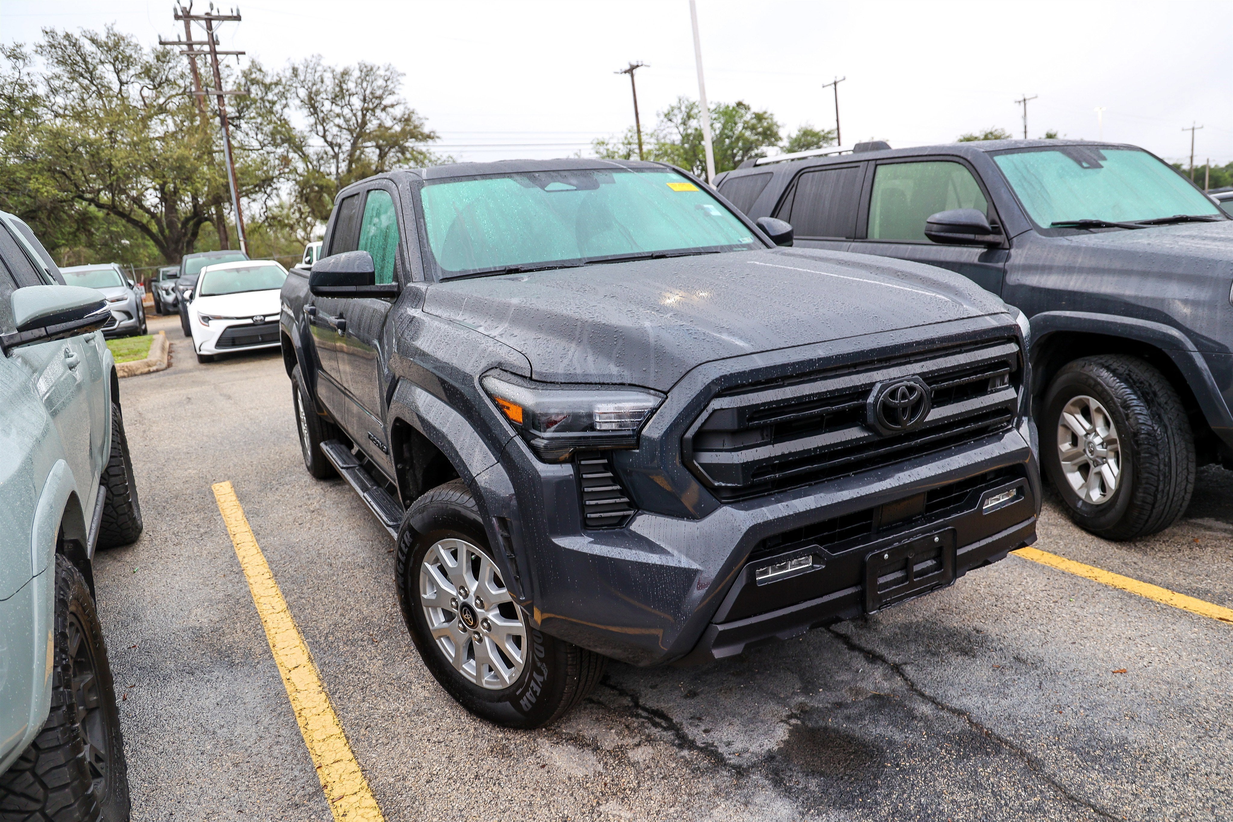 2025 Toyota Tacoma 4WD SR5