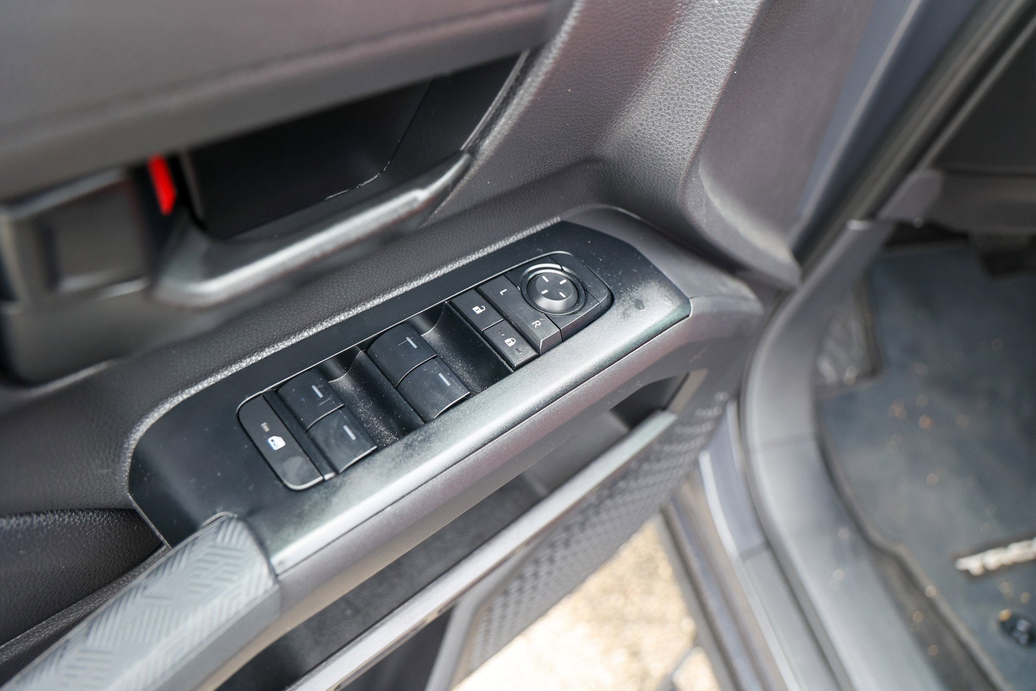 2025 Toyota TACOMA SR5 SR5