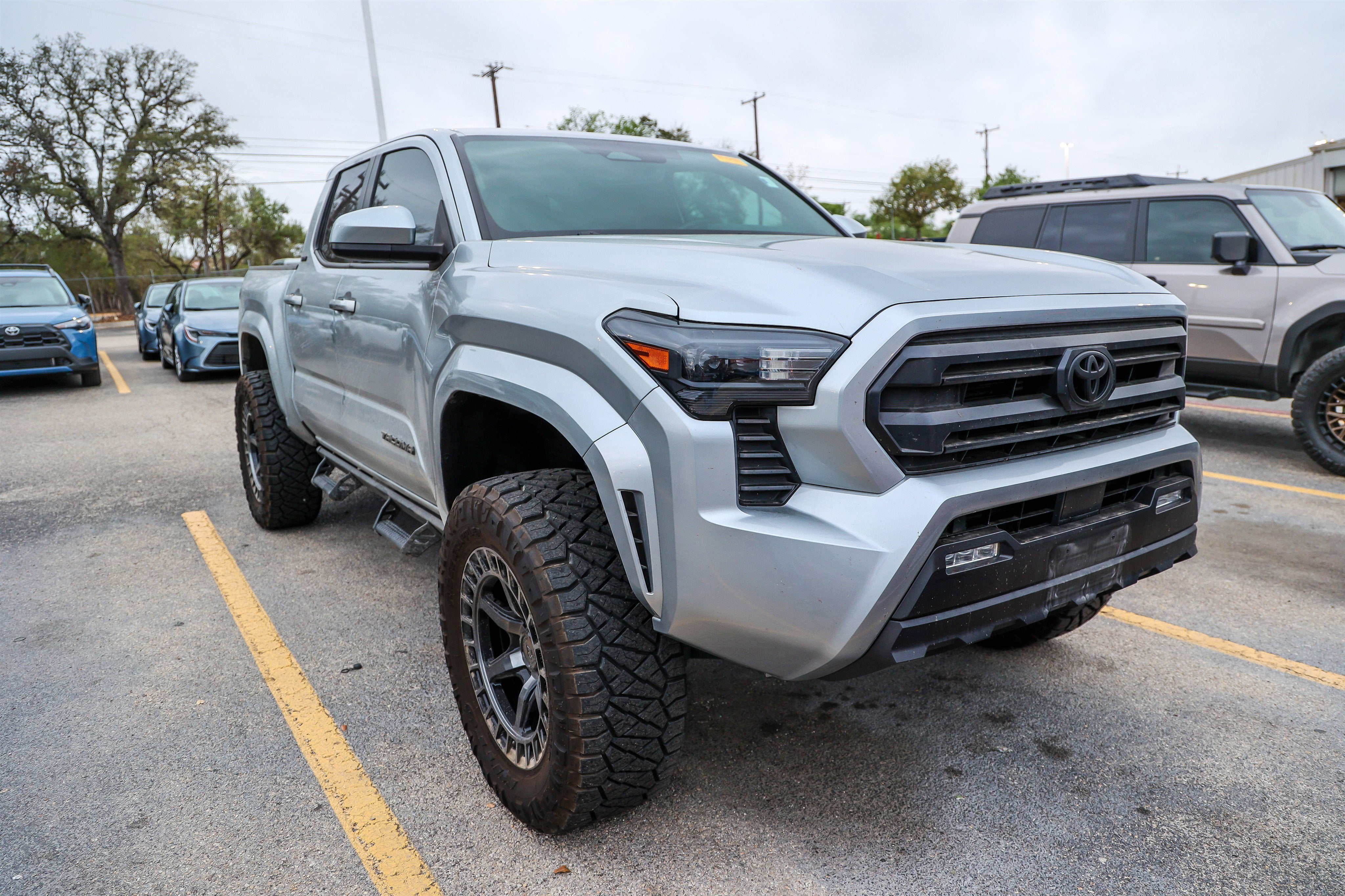 2025 Toyota Tacoma 4WD SR5