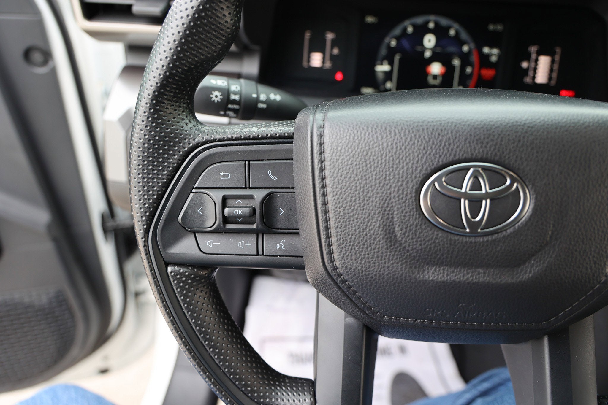 2025 Toyota TACOMA SR5 SR5