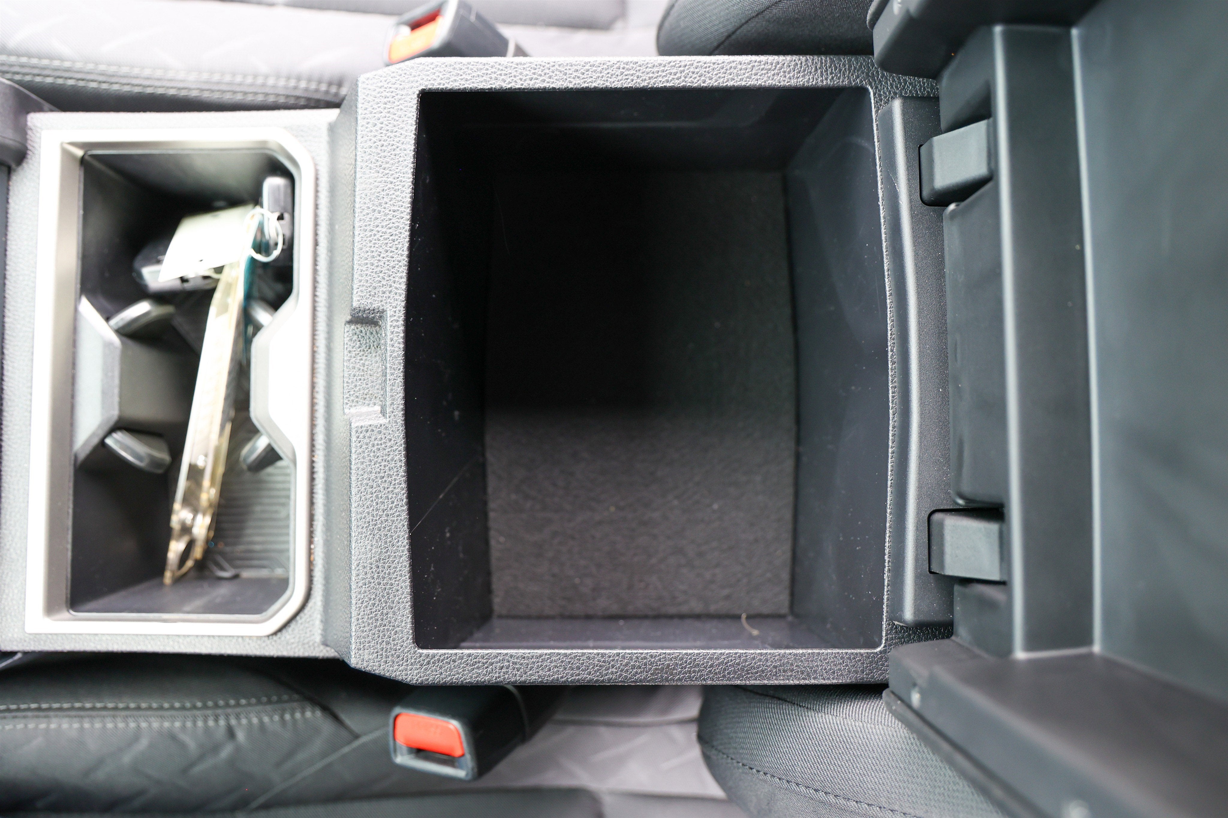 2025 Toyota TACOMA SR5 SR5