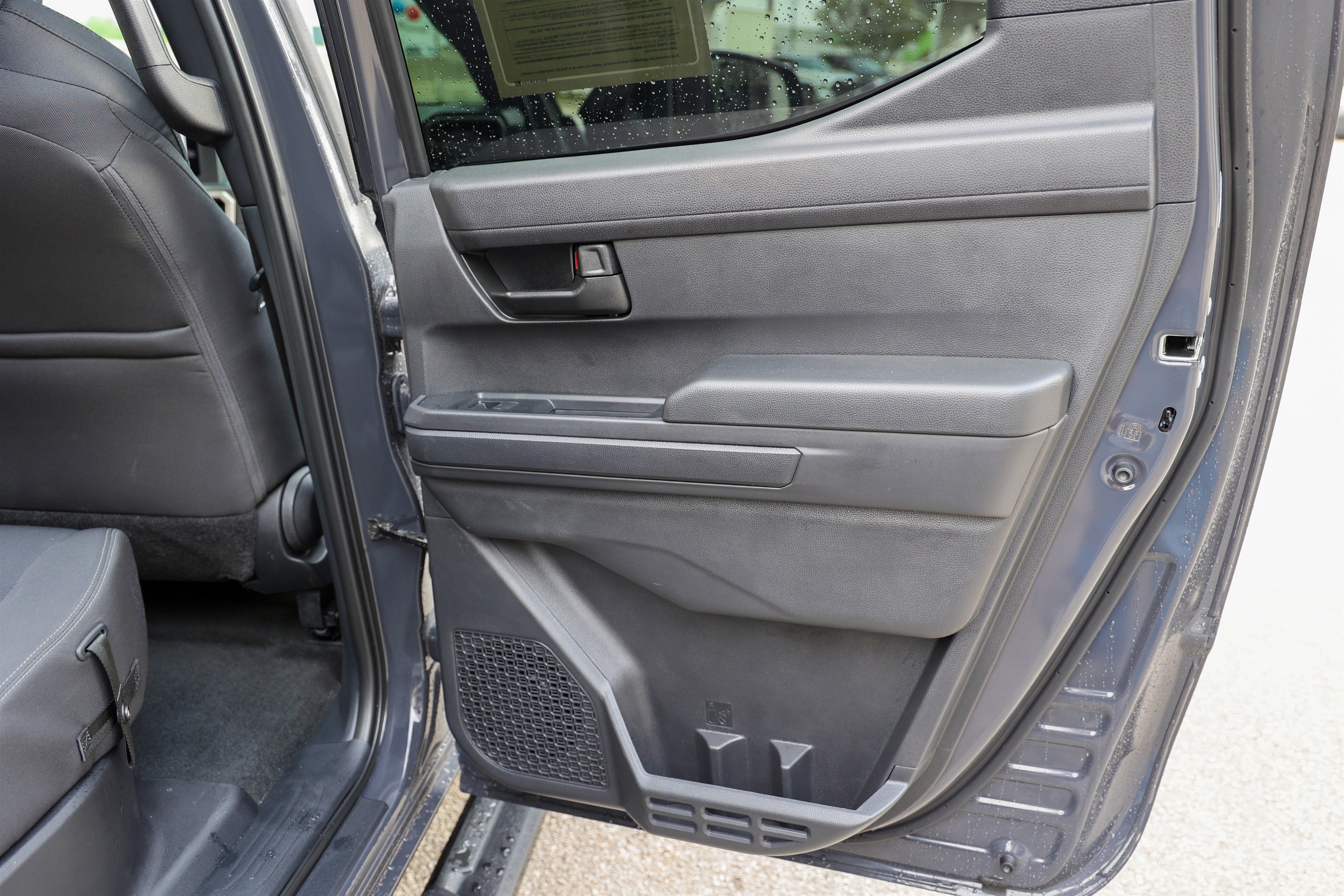 2025 Toyota TACOMA SR5 SR5