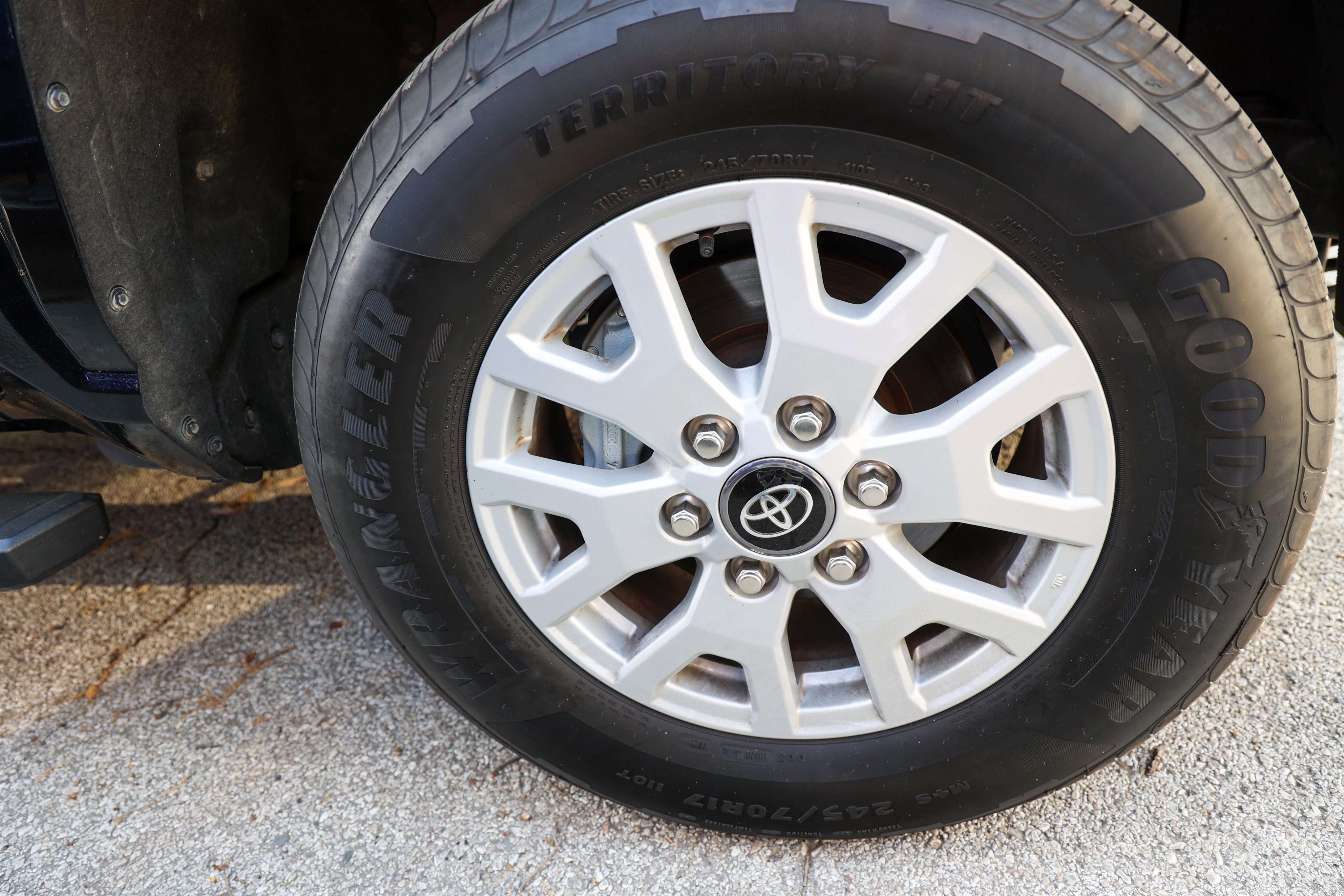 2025 Toyota TACOMA SR5 SR5