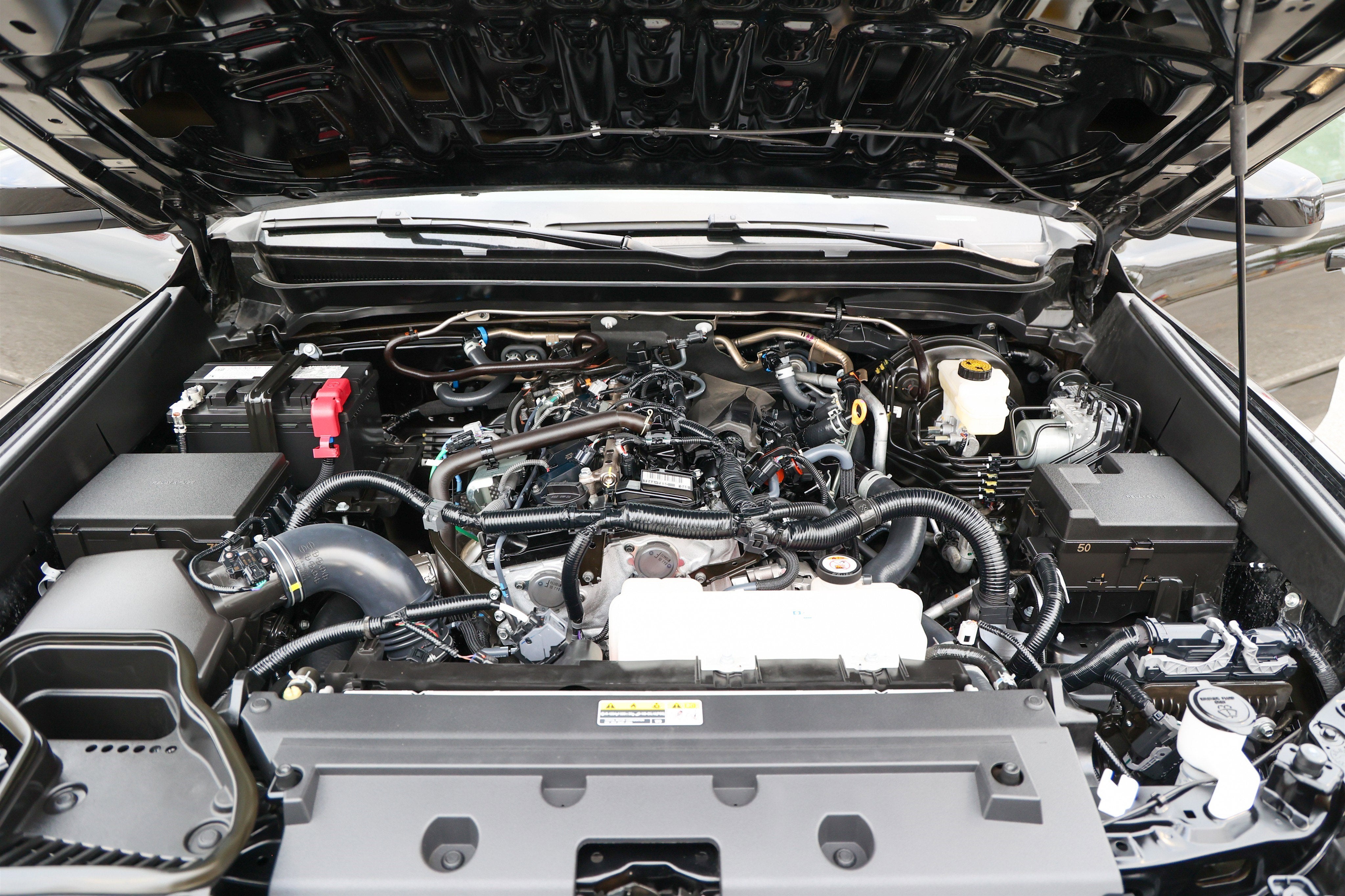 2025 Toyota TACOMA SR5 SR5