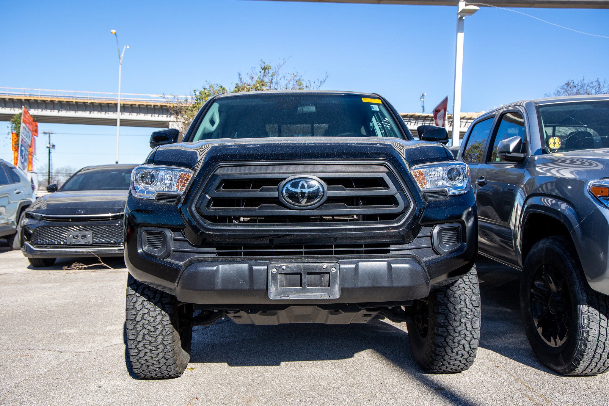 2023 Toyota TACOMA SR SR5