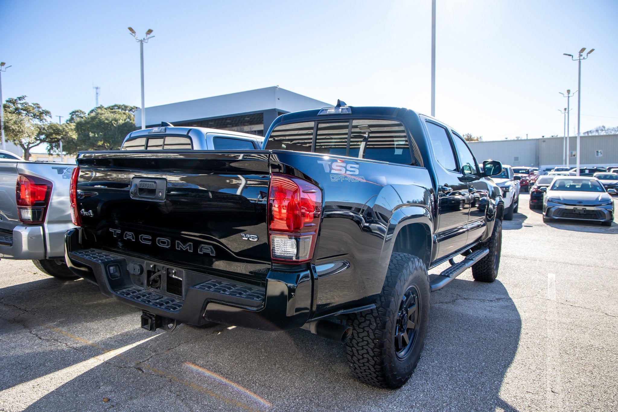 2023 Toyota TACOMA SR SR5