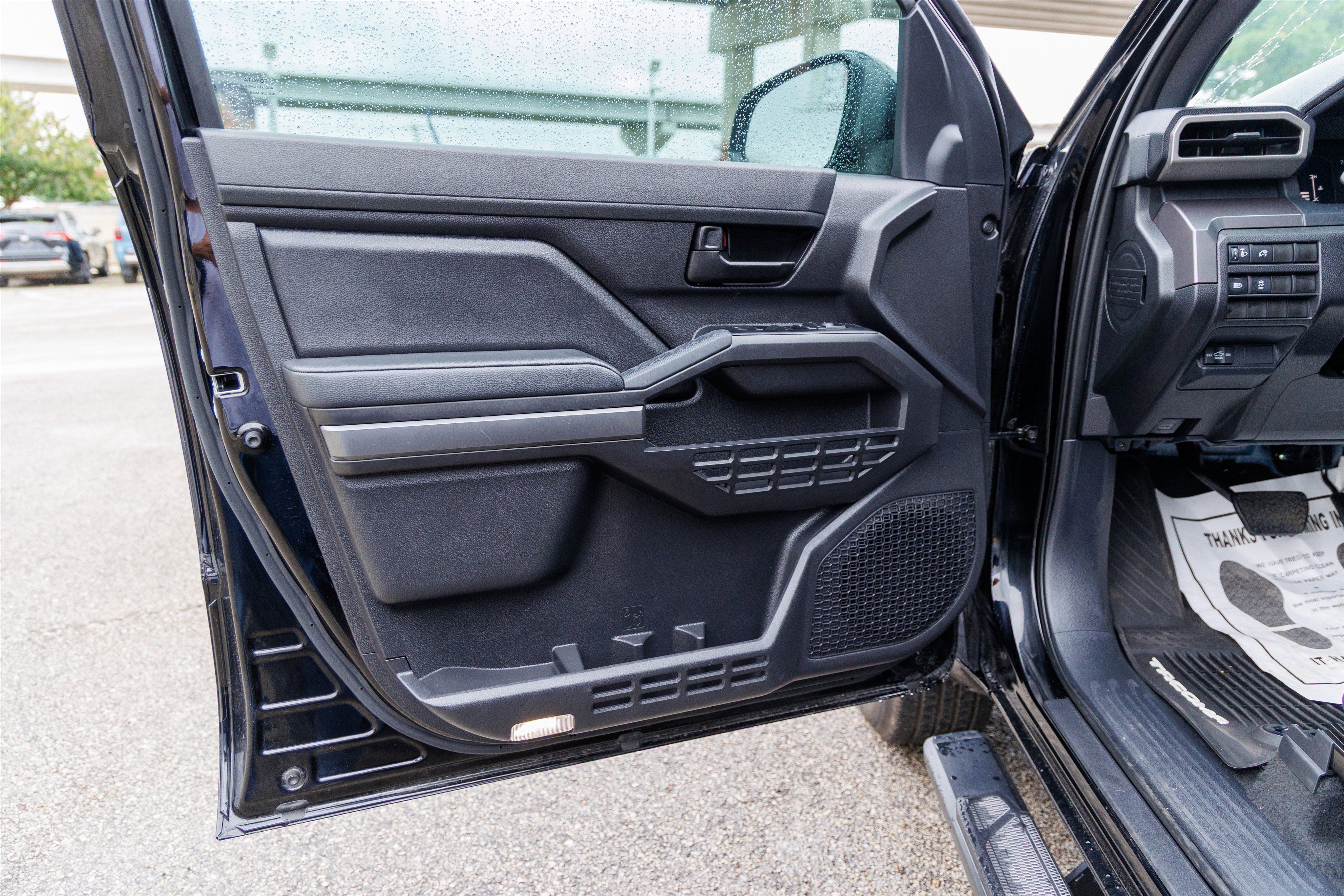 2025 Toyota TACOMA SR5 SR5