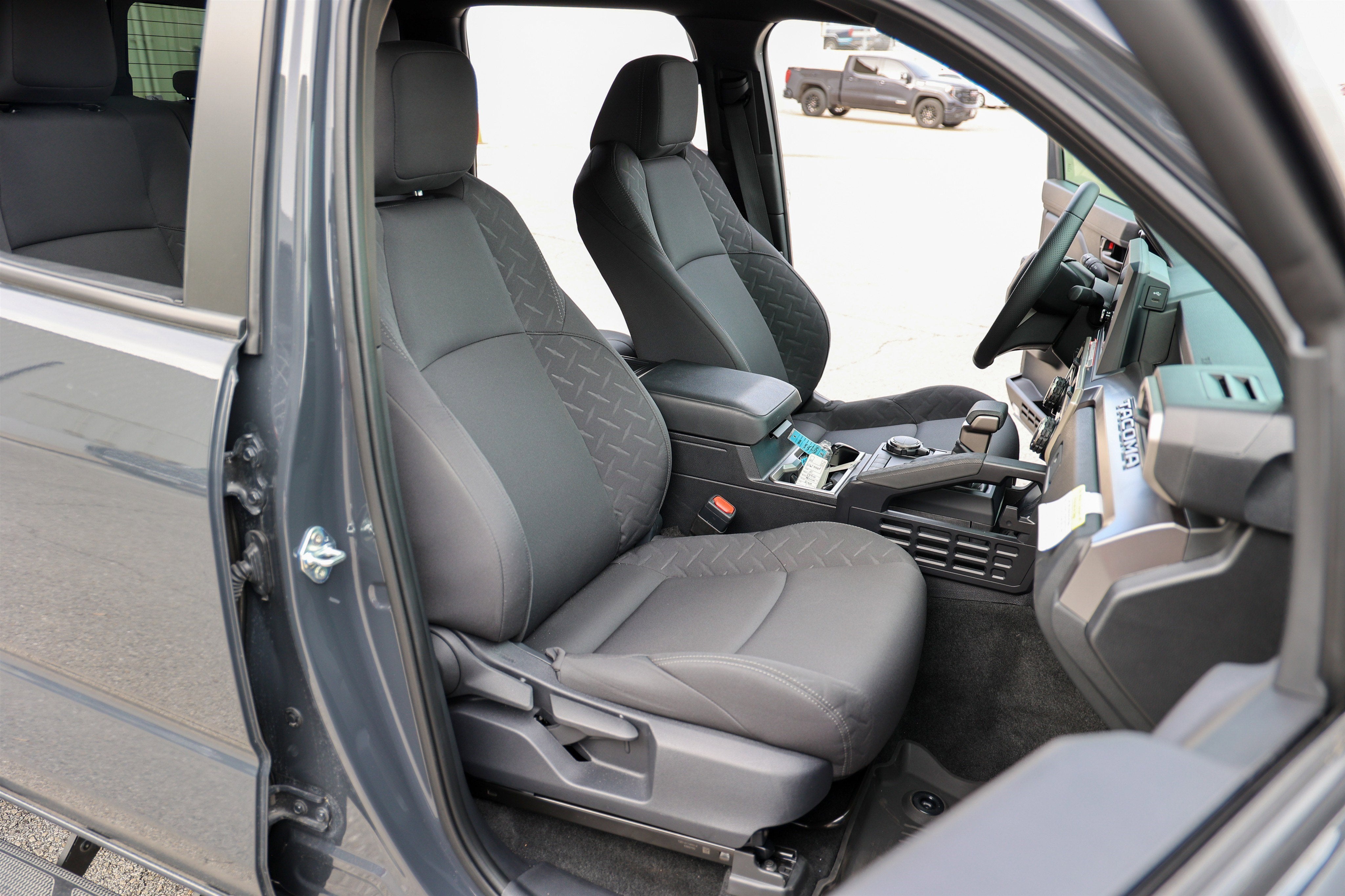 2025 Toyota TACOMA SR5 SR5