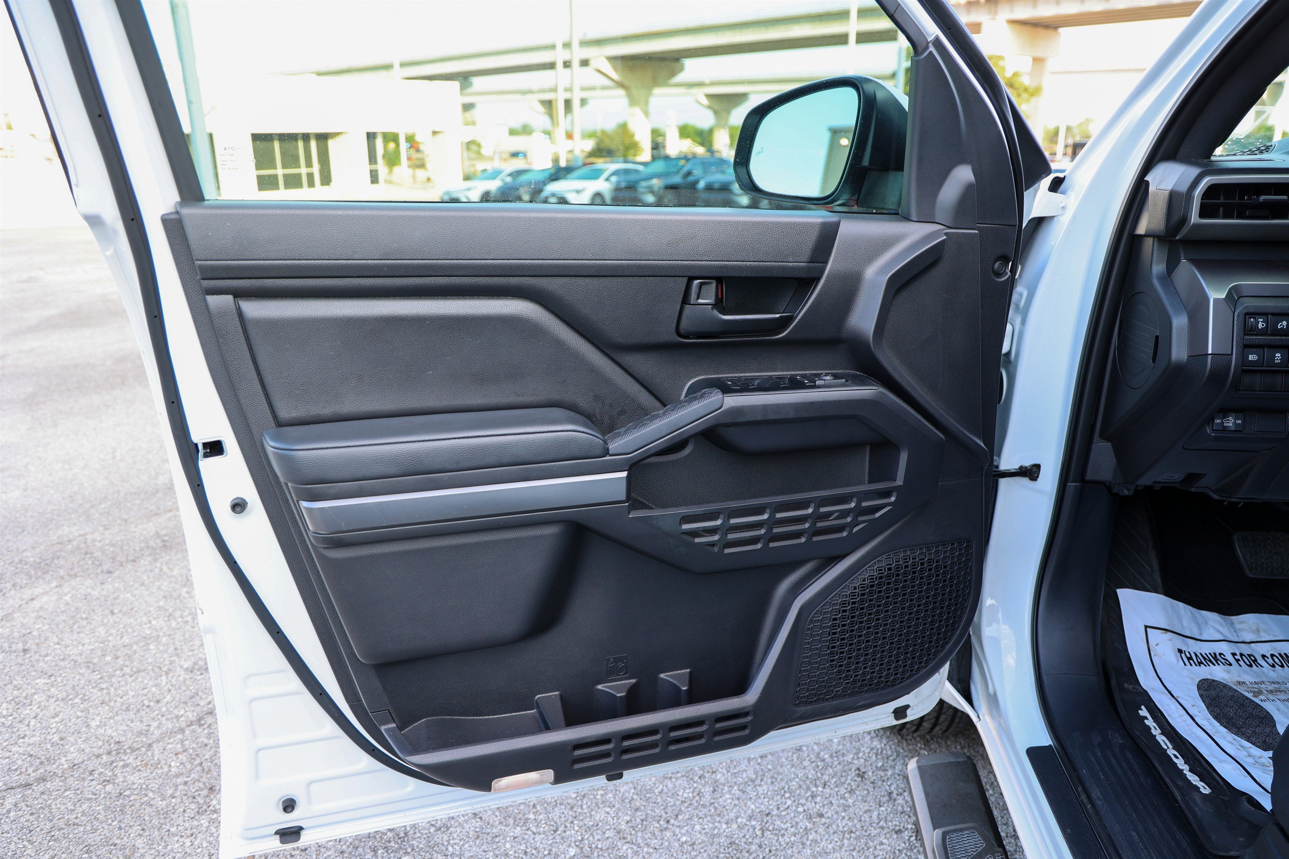 2025 Toyota TACOMA SR5 SR5