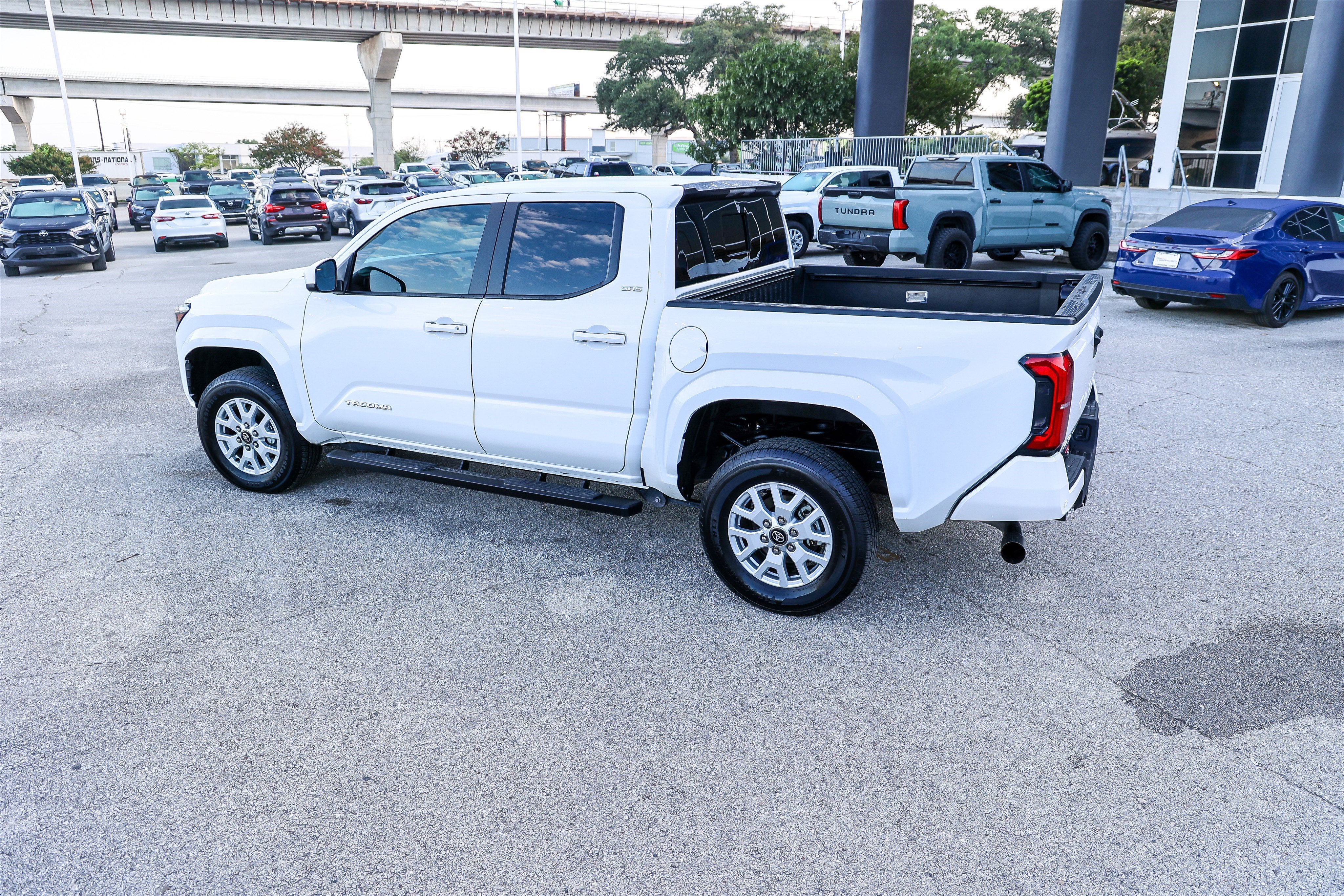 2025 Toyota TACOMA SR5 SR5