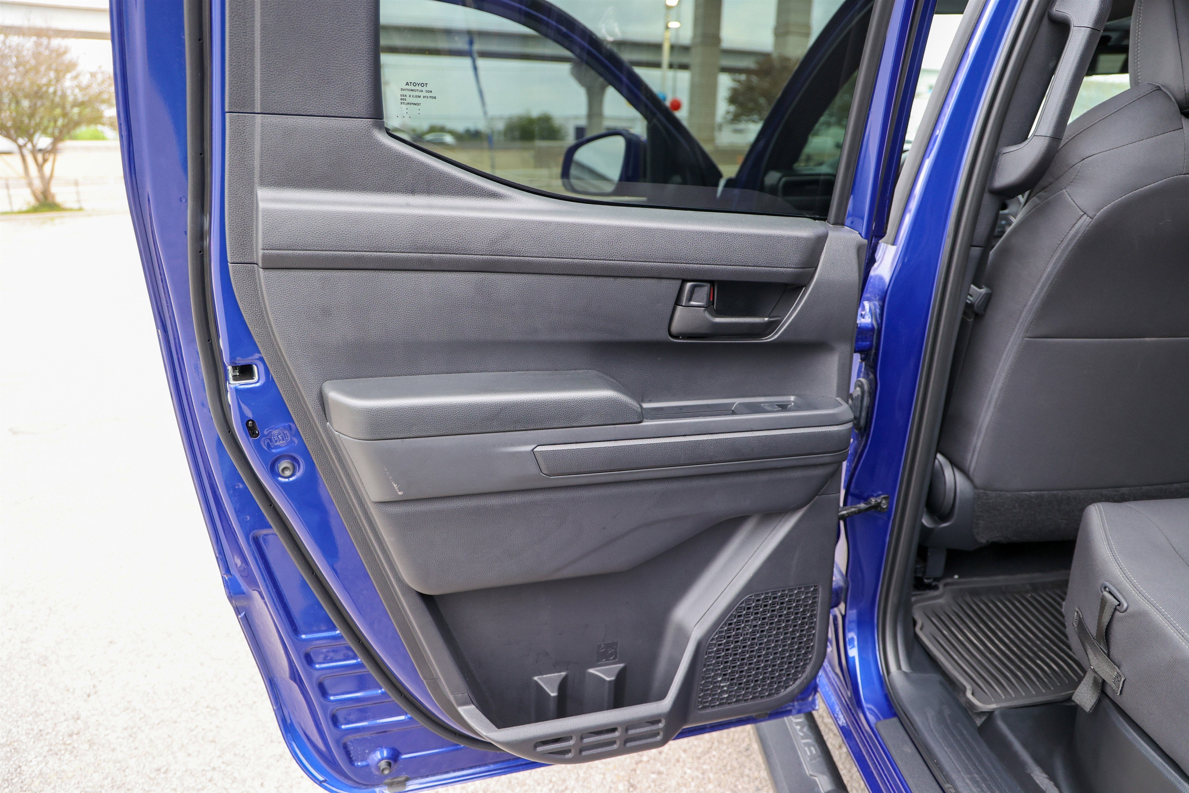 2025 Toyota TACOMA SR5 SR5