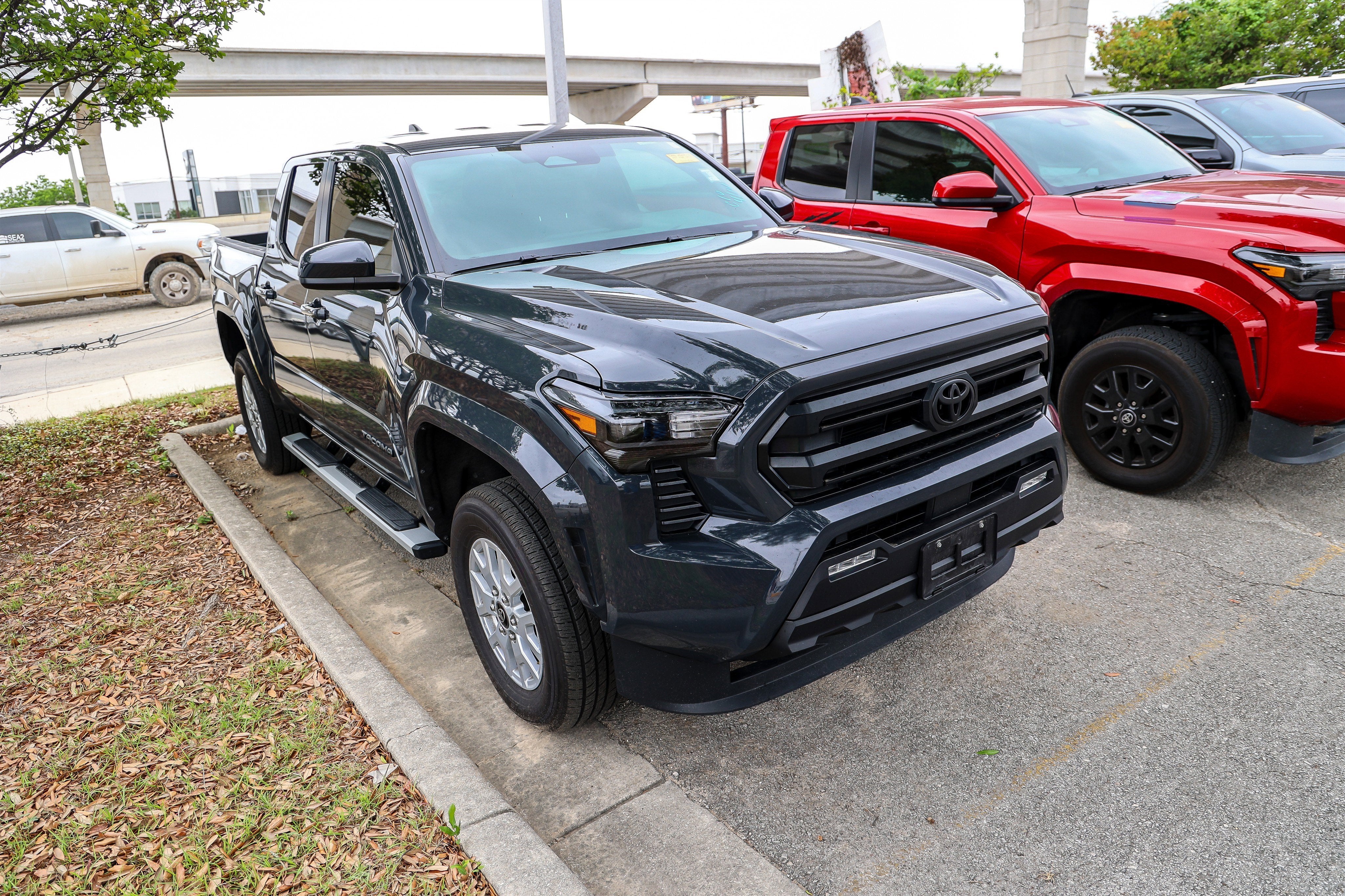 2025 Toyota TACOMA SR5 SR5