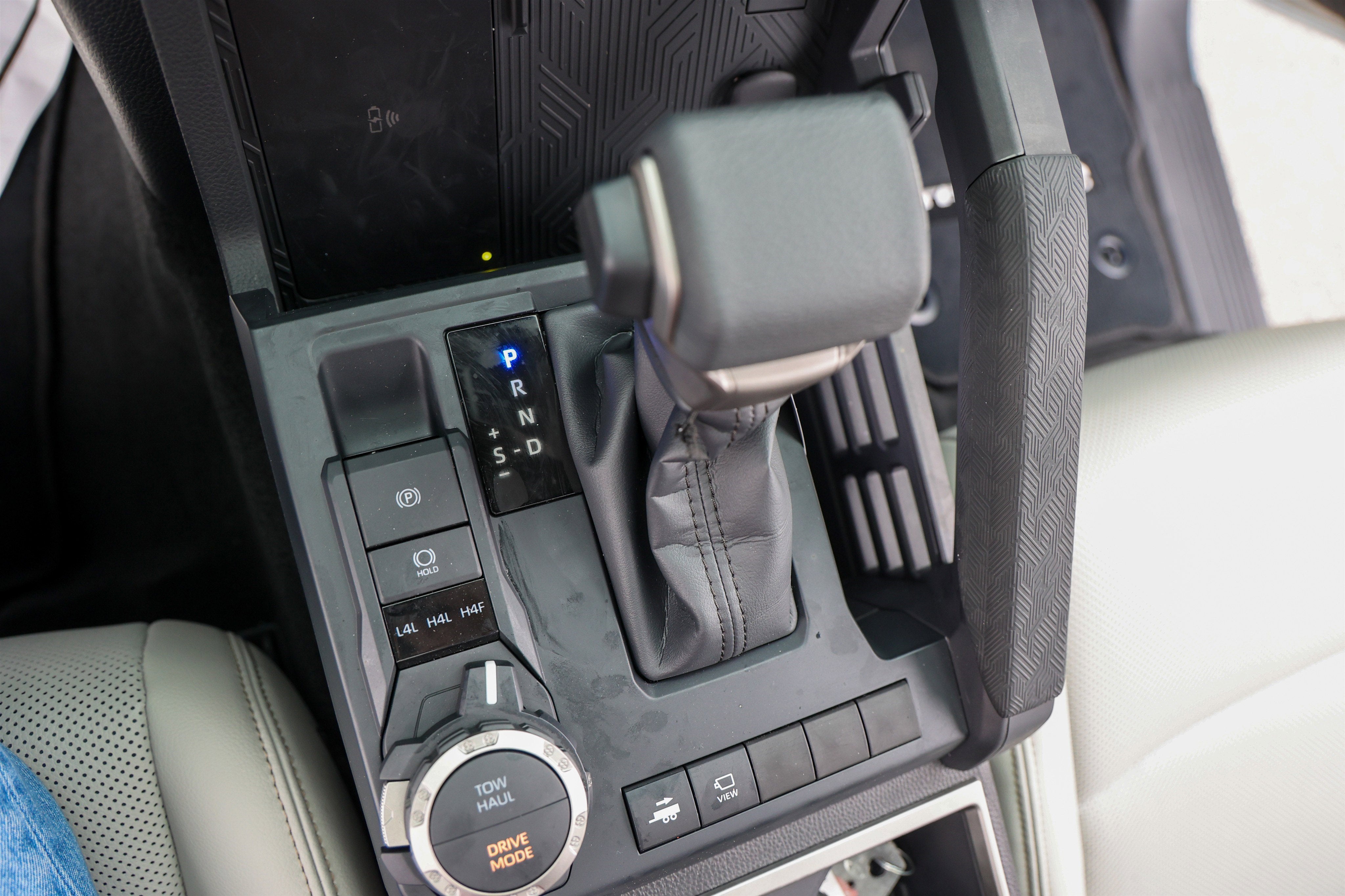 2026 Toyota TACOMA LTD HV Limited Hybrid
