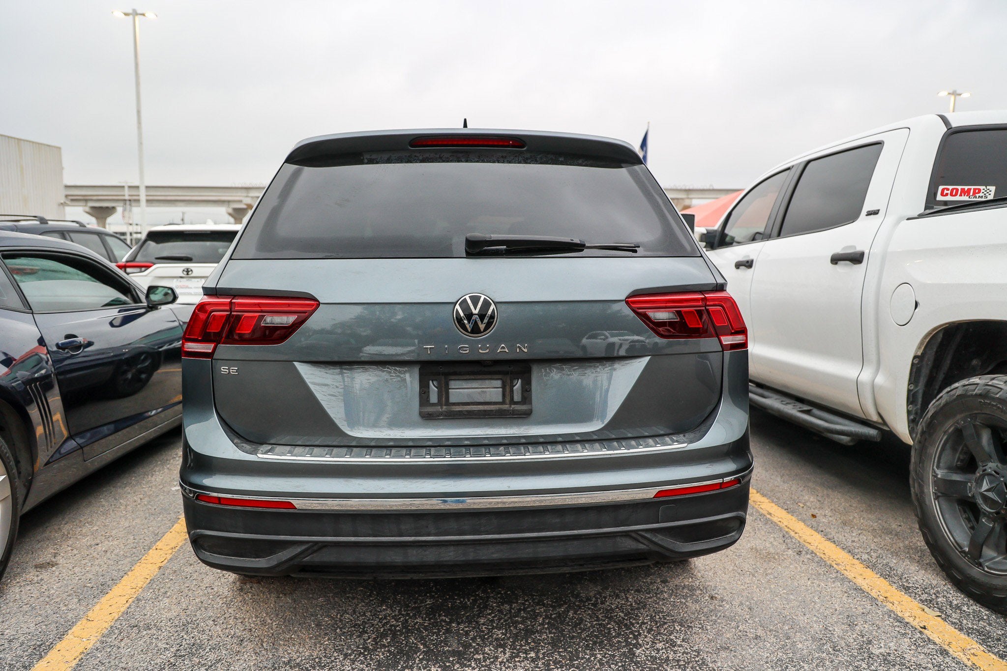 2023 Volkswagen Tiguan SE